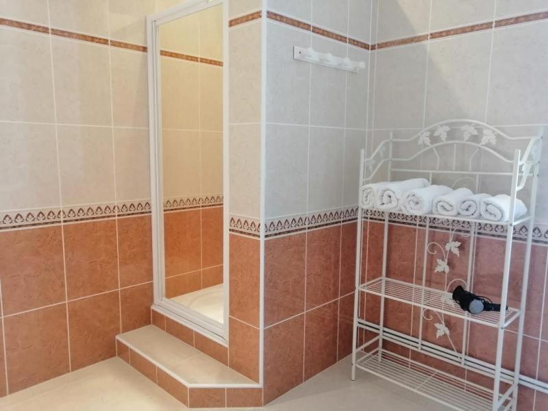 Triple Room with Private External Bathroom - Photo 4