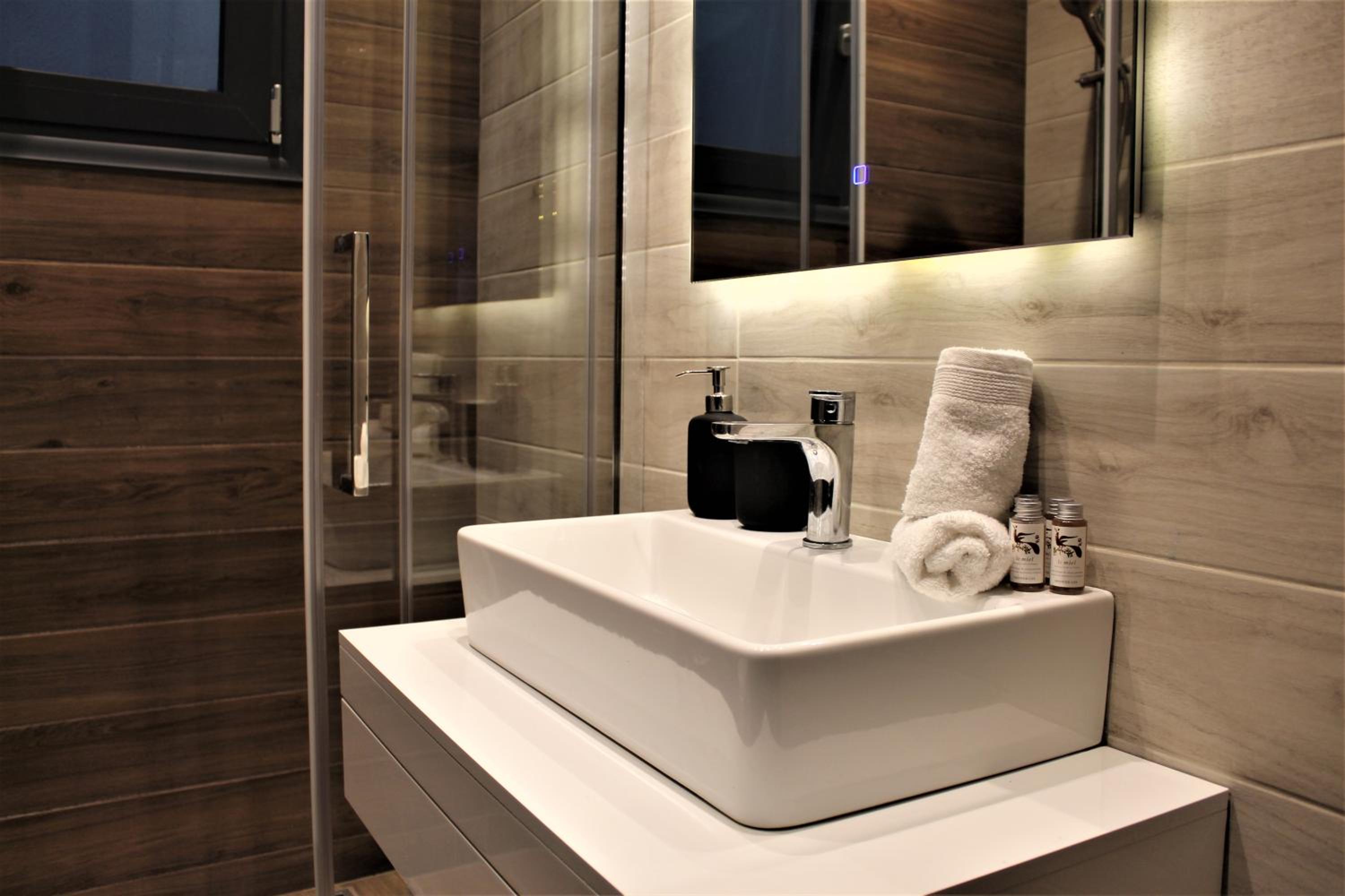Two-Bedroom Apartment - Photo 2