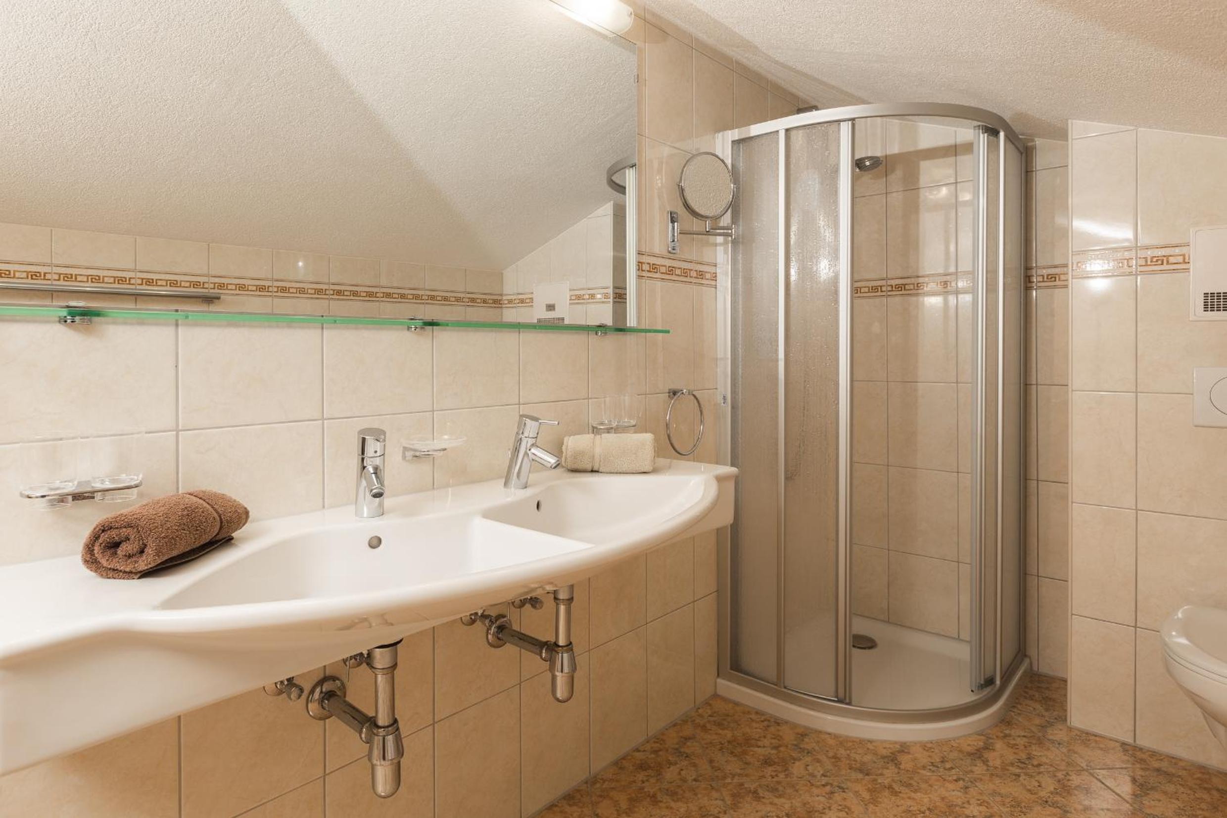 Two-Bedroom Apartment with Balcony photo 2