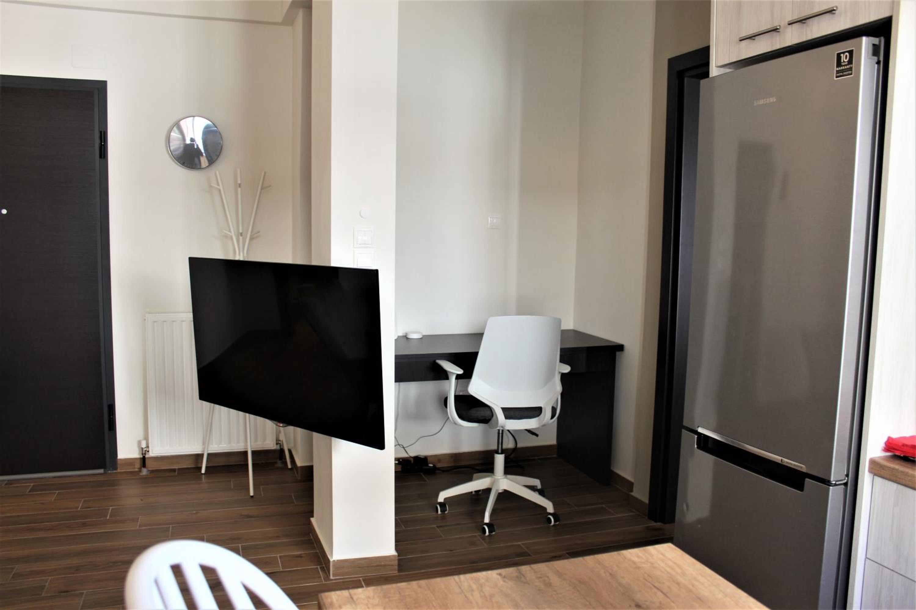 Two-Bedroom Apartment - Photo 31