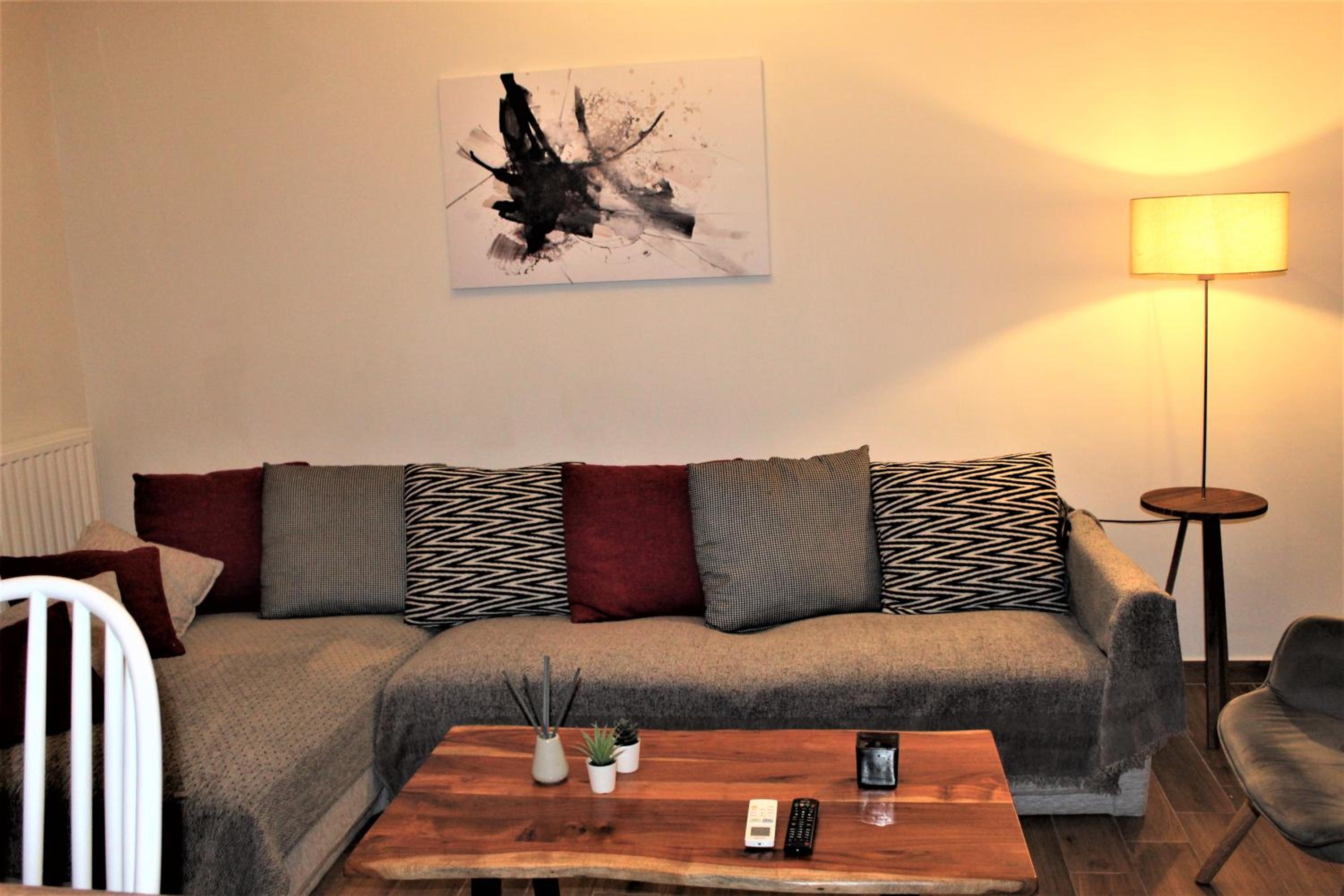Two-Bedroom Apartment - Photo 7