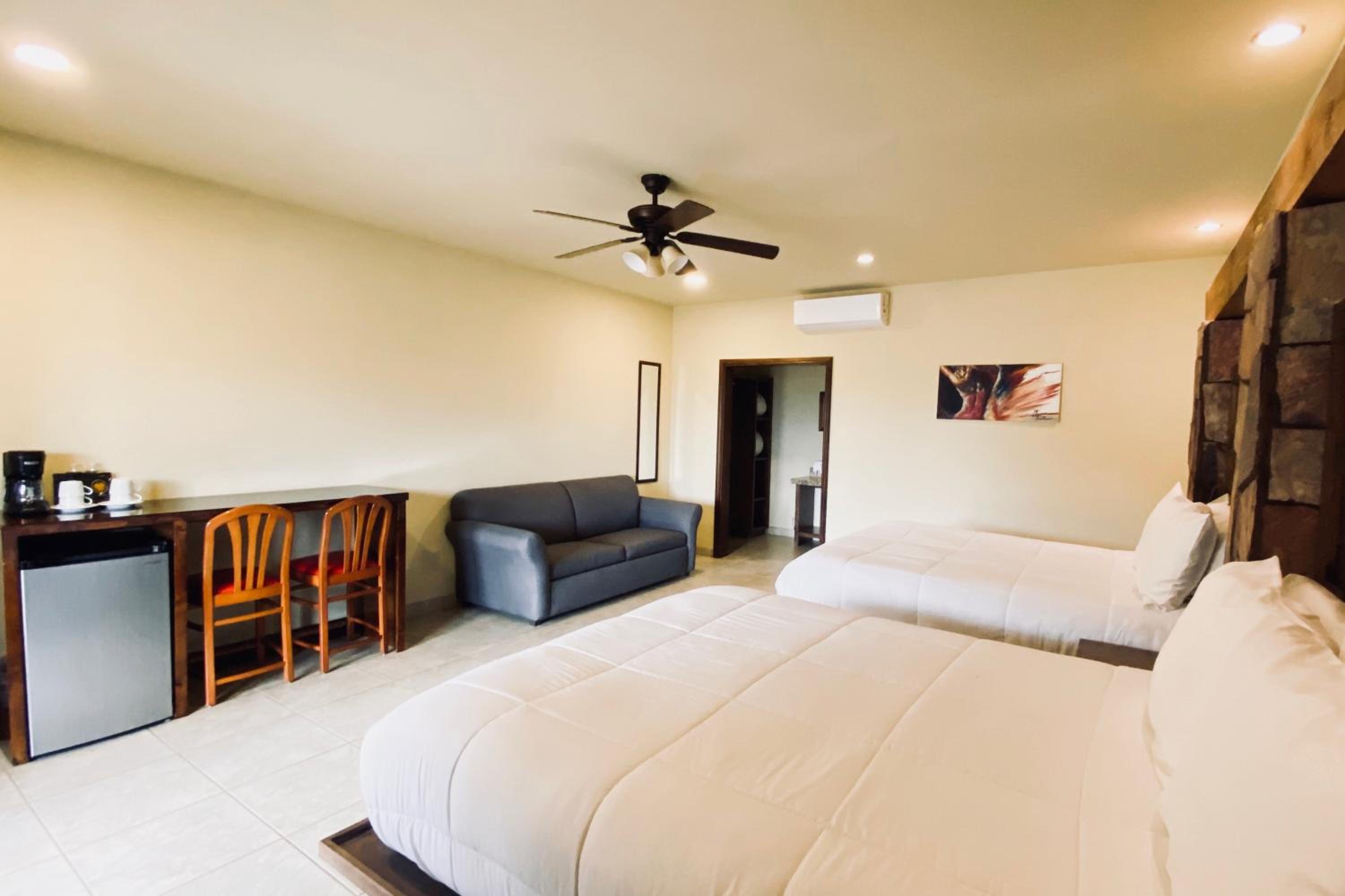 Family Double Room photo 1