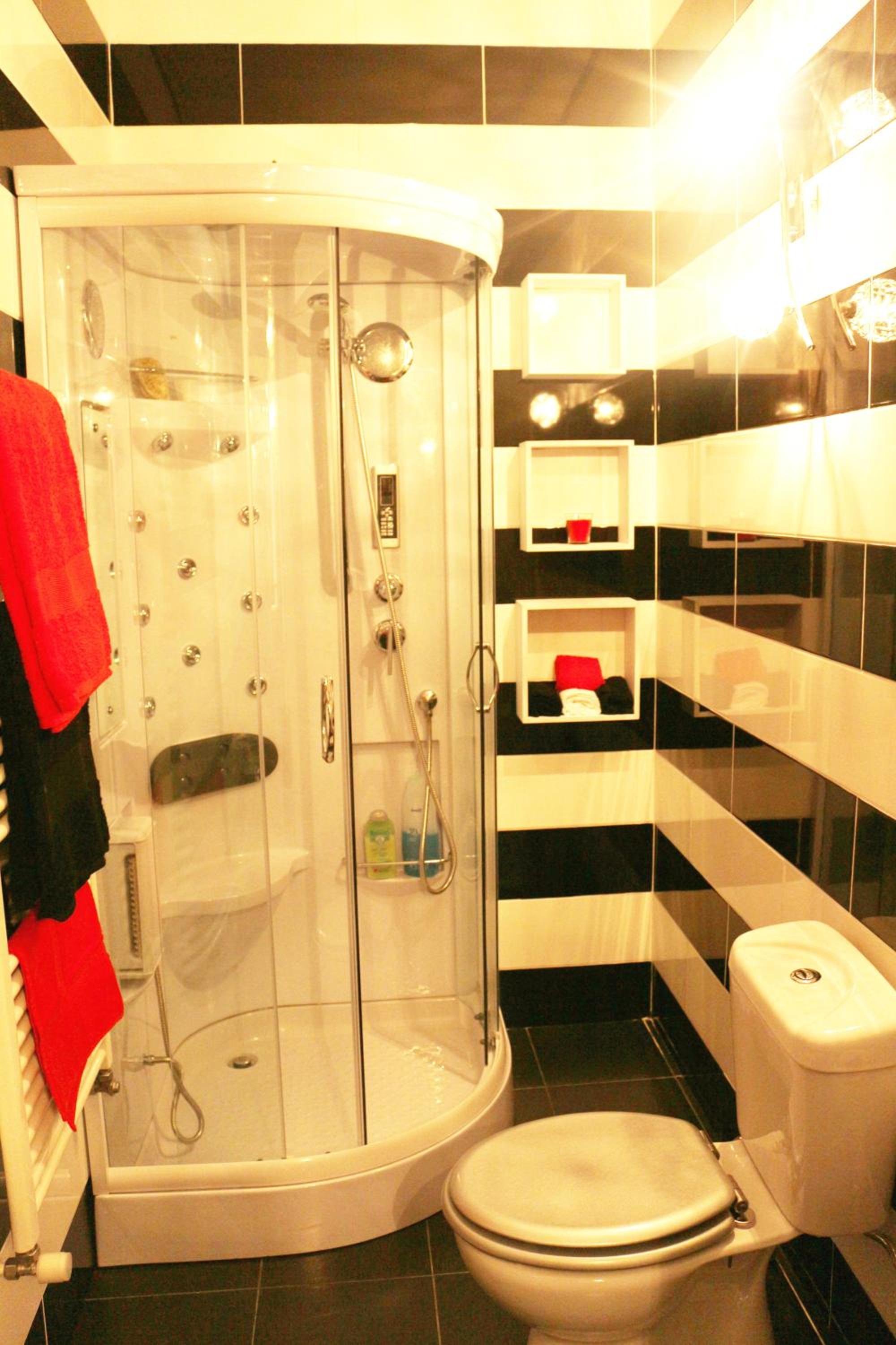 One-Bedroom Apartment - Photo 2