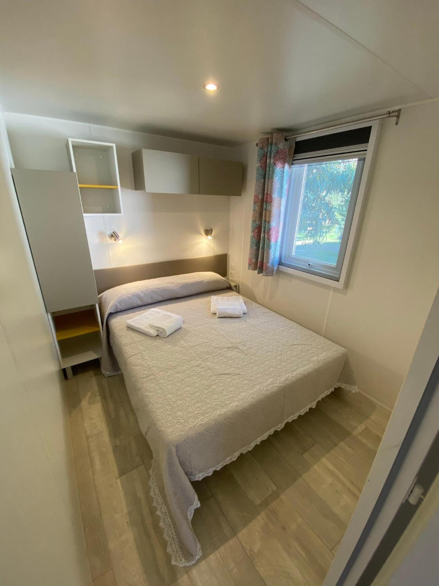 Mobile Home photo 2