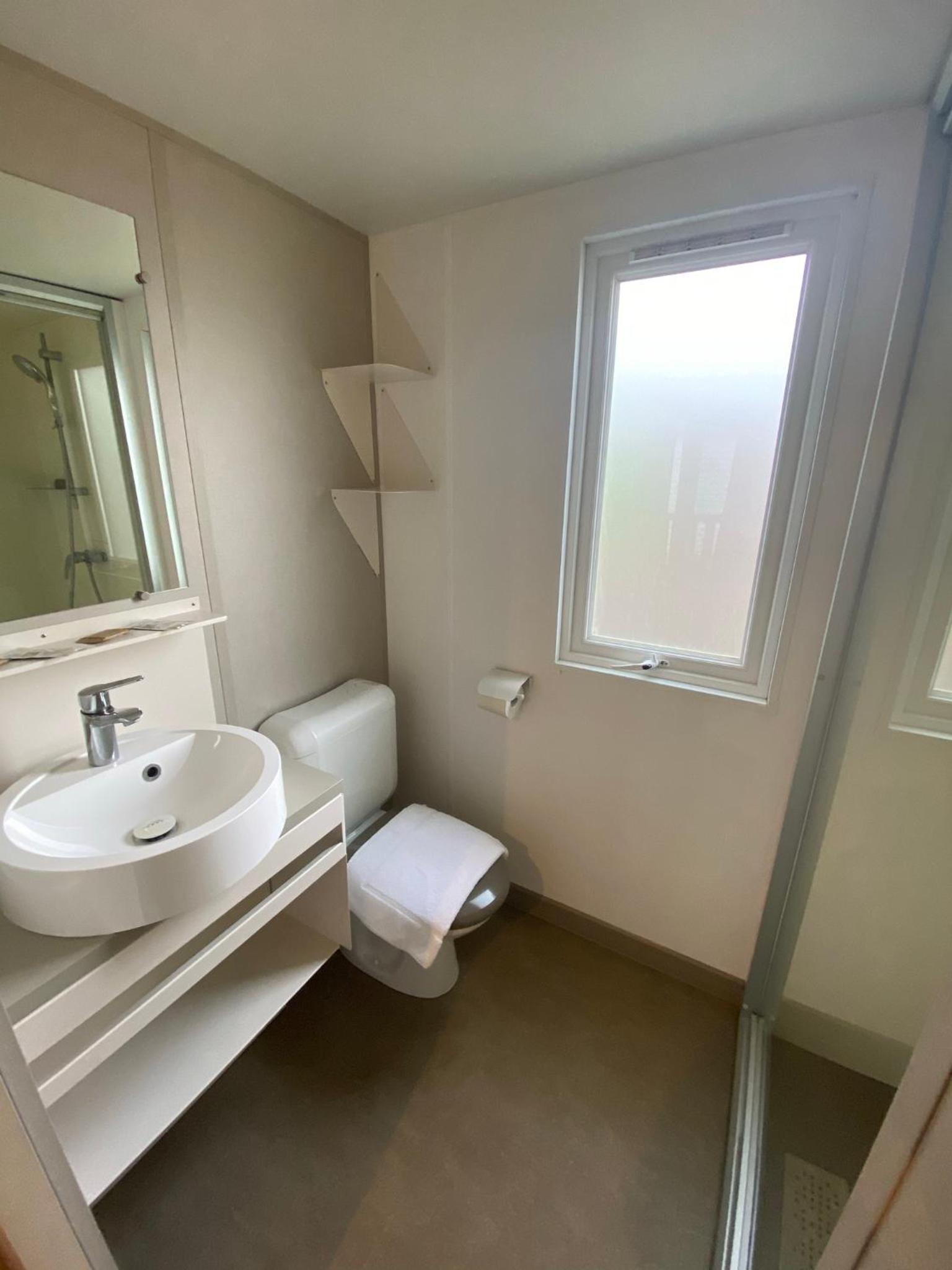 Mobile Home Deluxe 2 Bedrooms photo 3