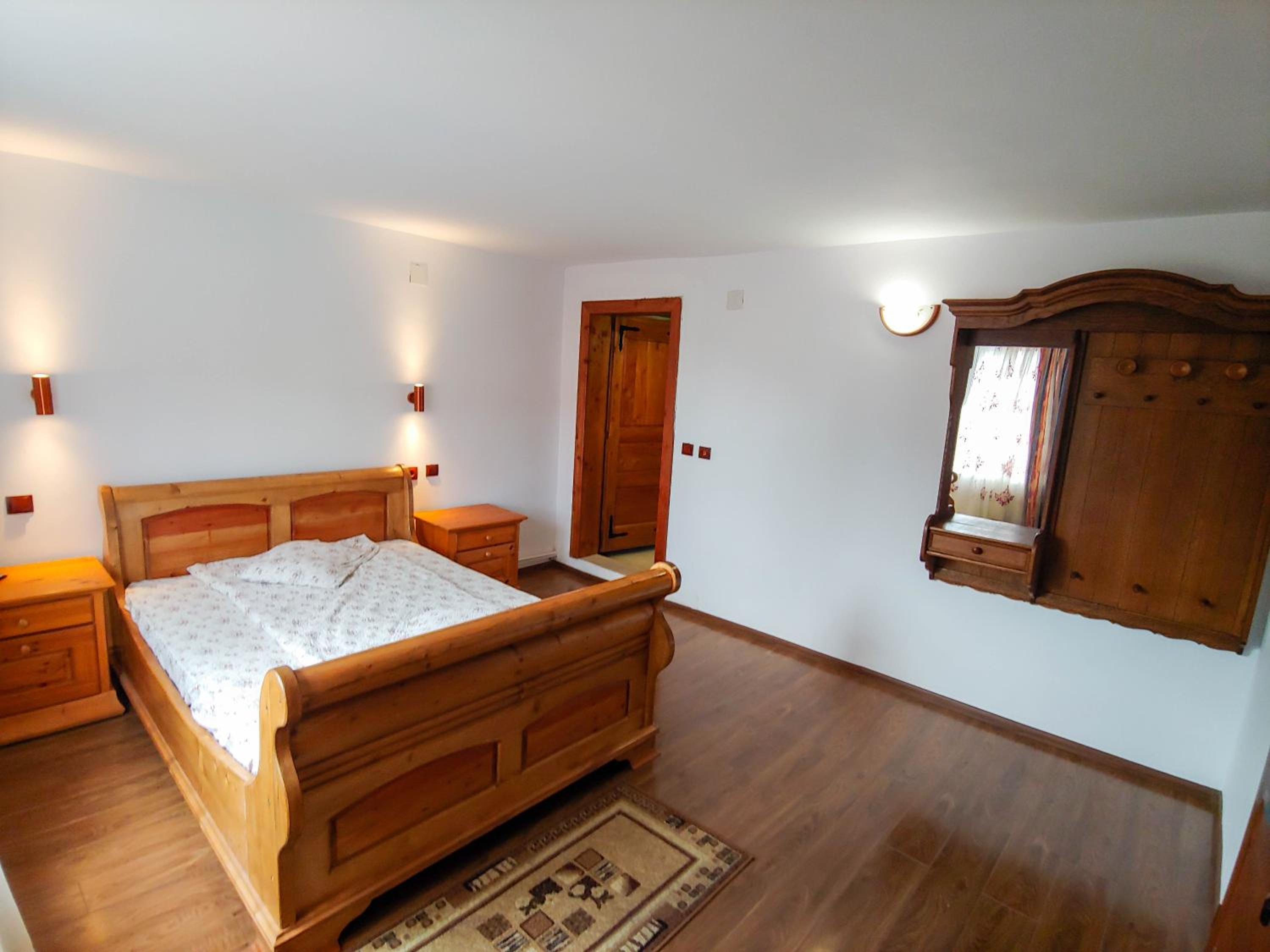 Double Room with Private Bathroom - Photo 1