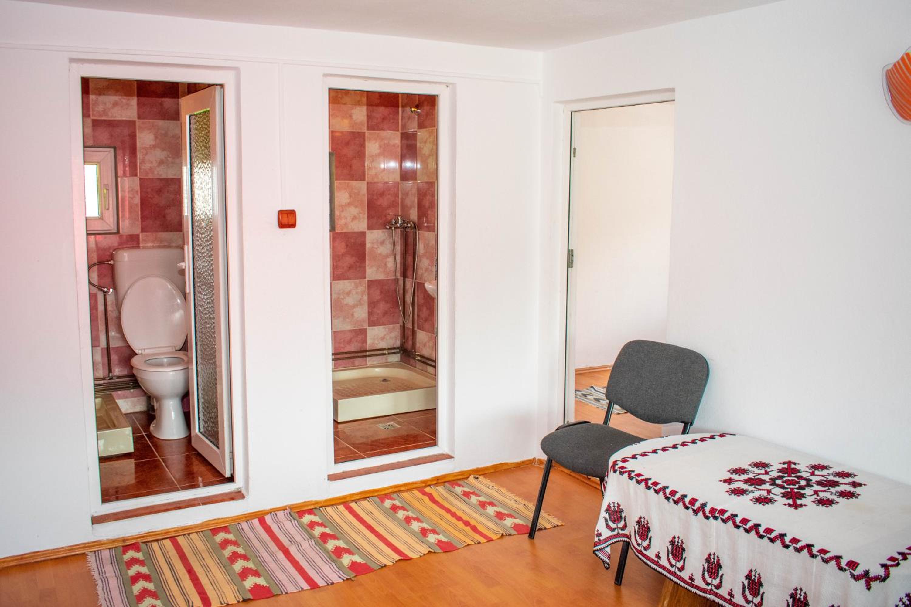 Standard Double Room with Shared Bathroom photo 3