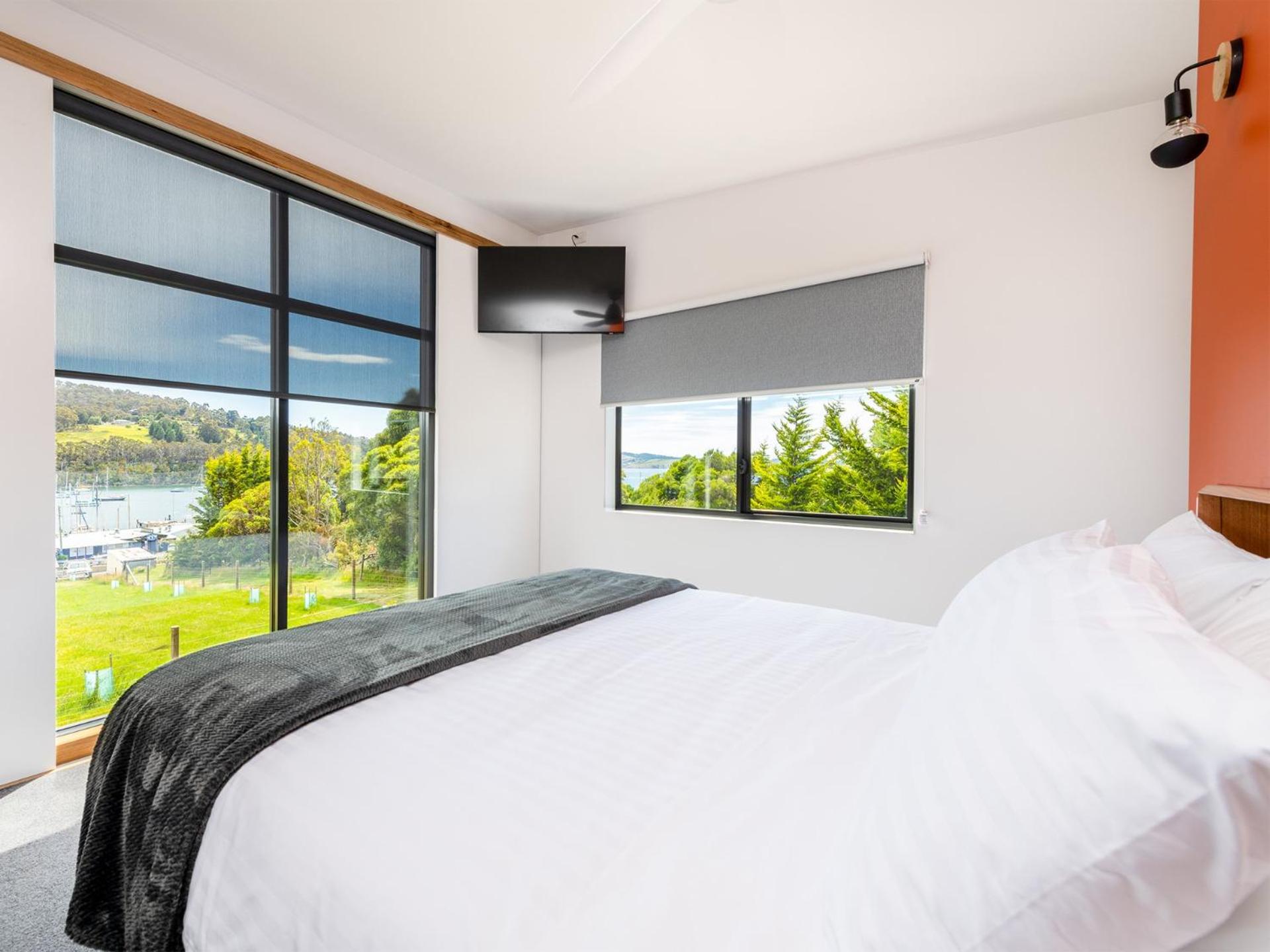 One-Bedroom Villa - Photo 2
