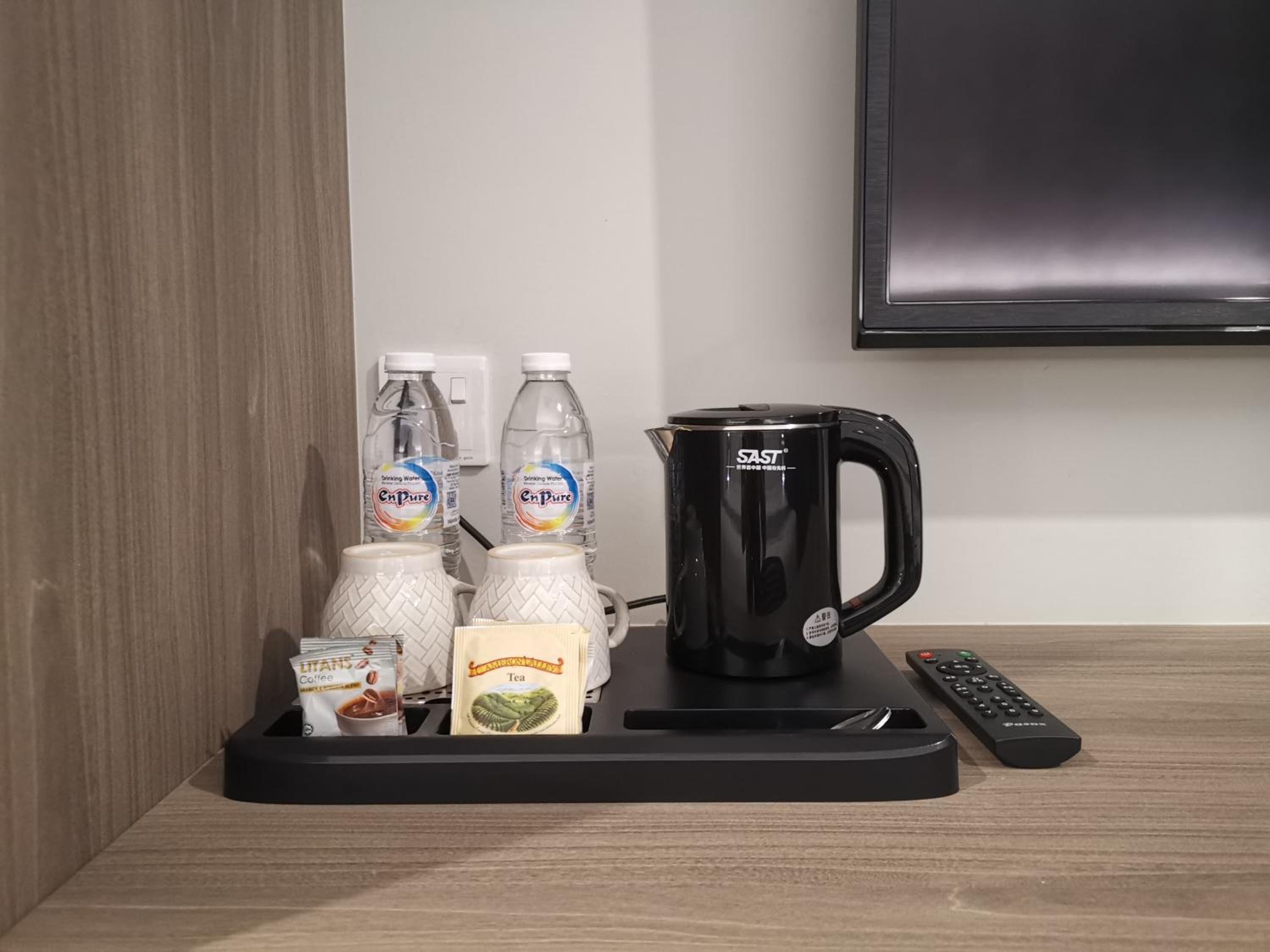 Premium King Room - Photo 6