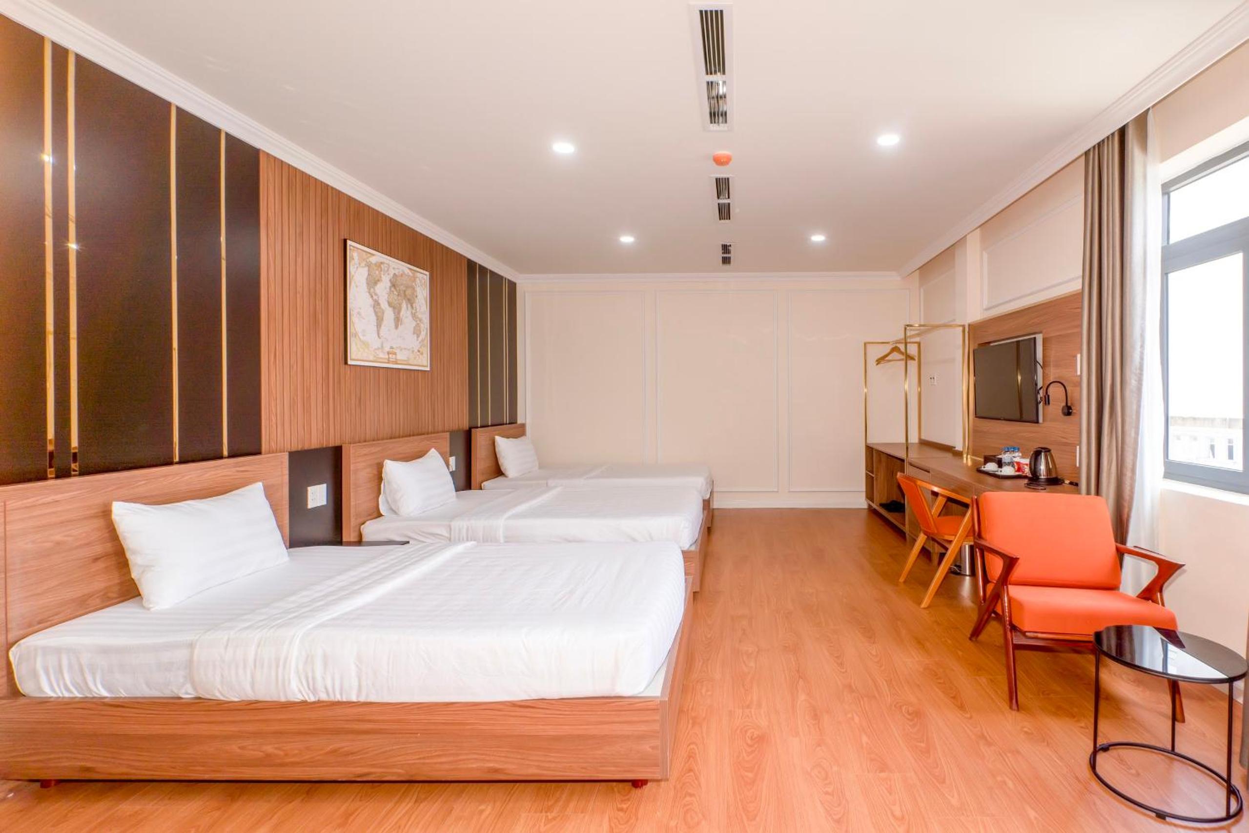 Triple Room with Balcony - Photo 1
