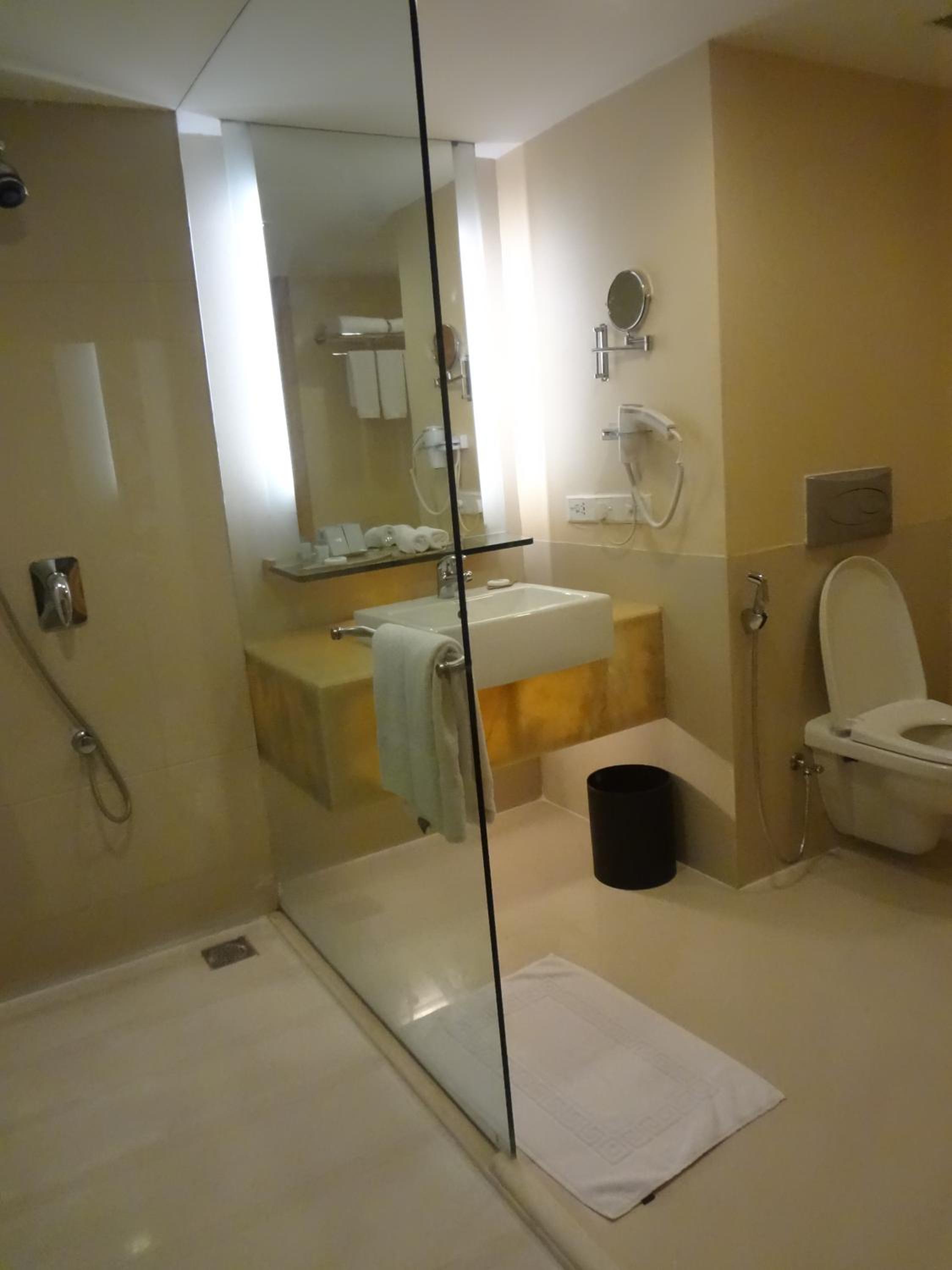 Standard Double or Twin Room - Photo 5
