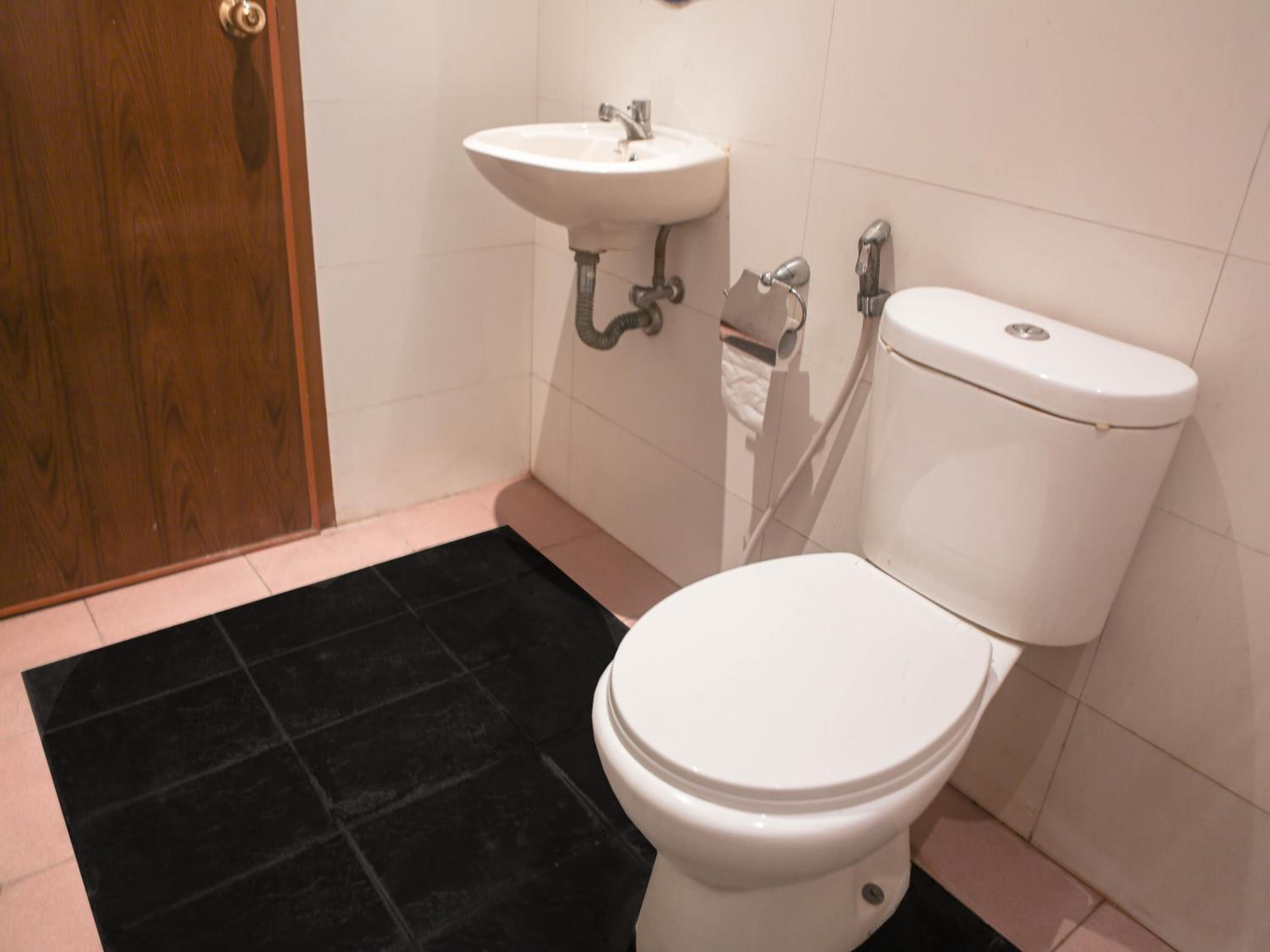 Budget Double Room photo 2