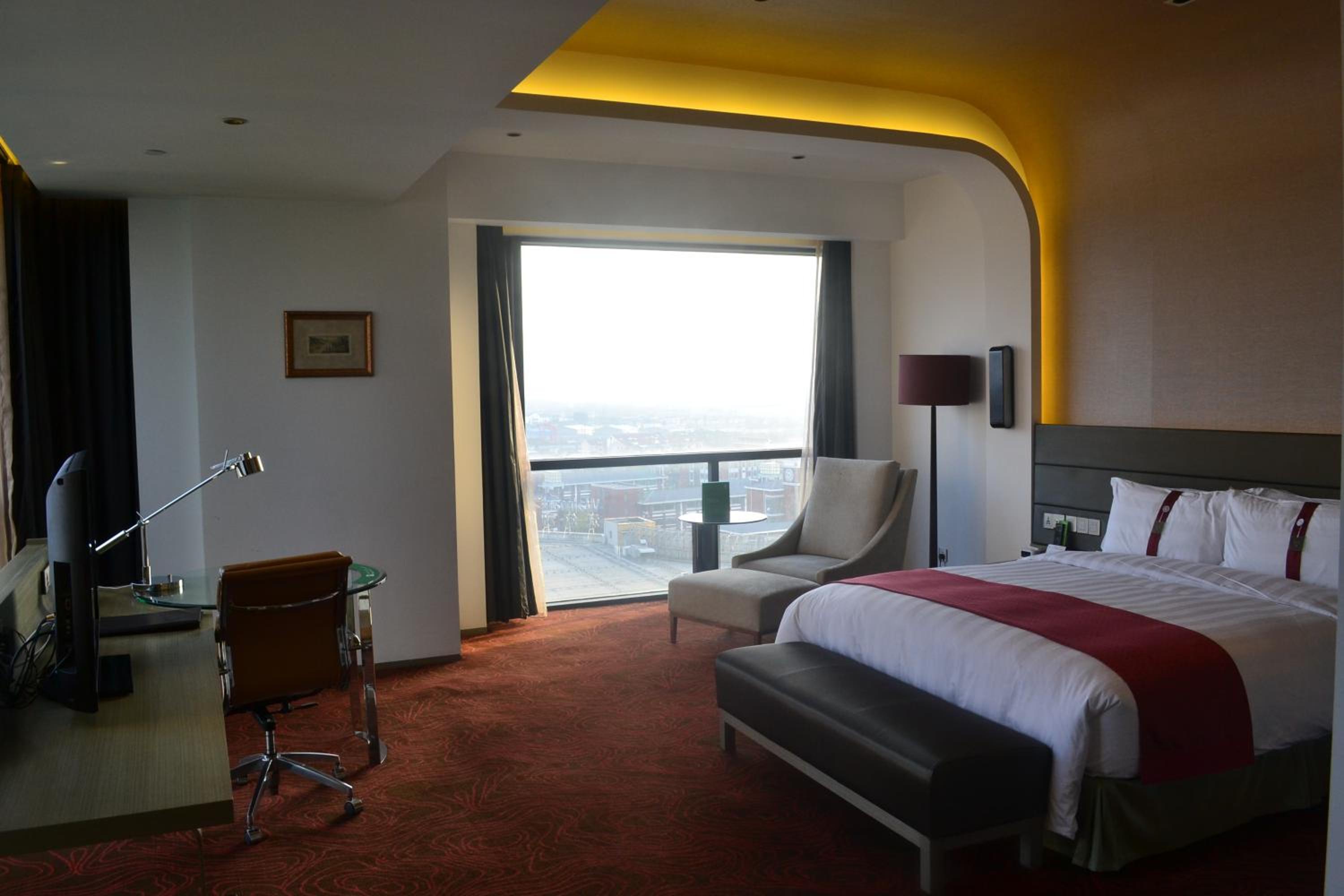 Premium King Room - Lounge Access - Photo 1