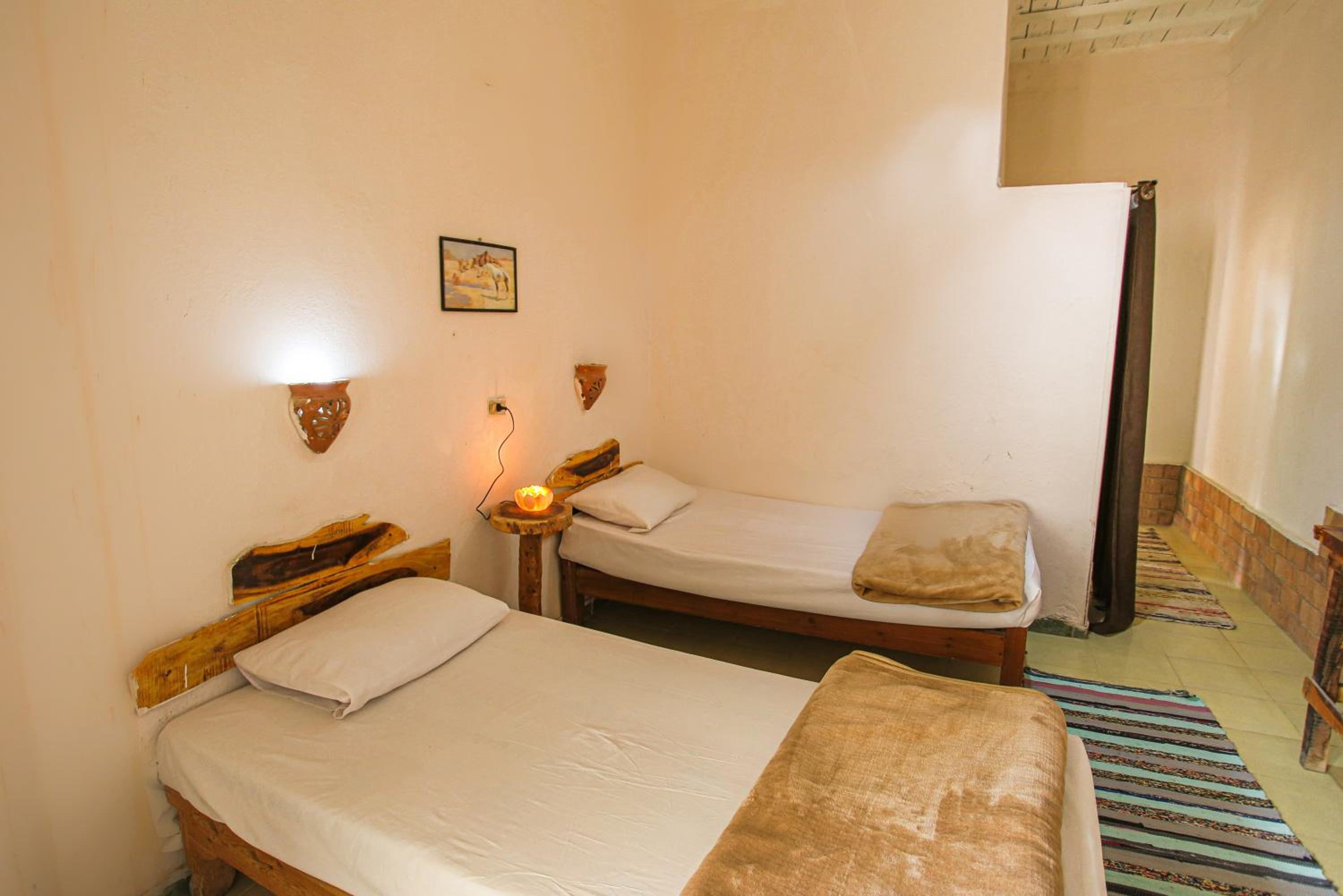 Standard Double Room - Photo 7