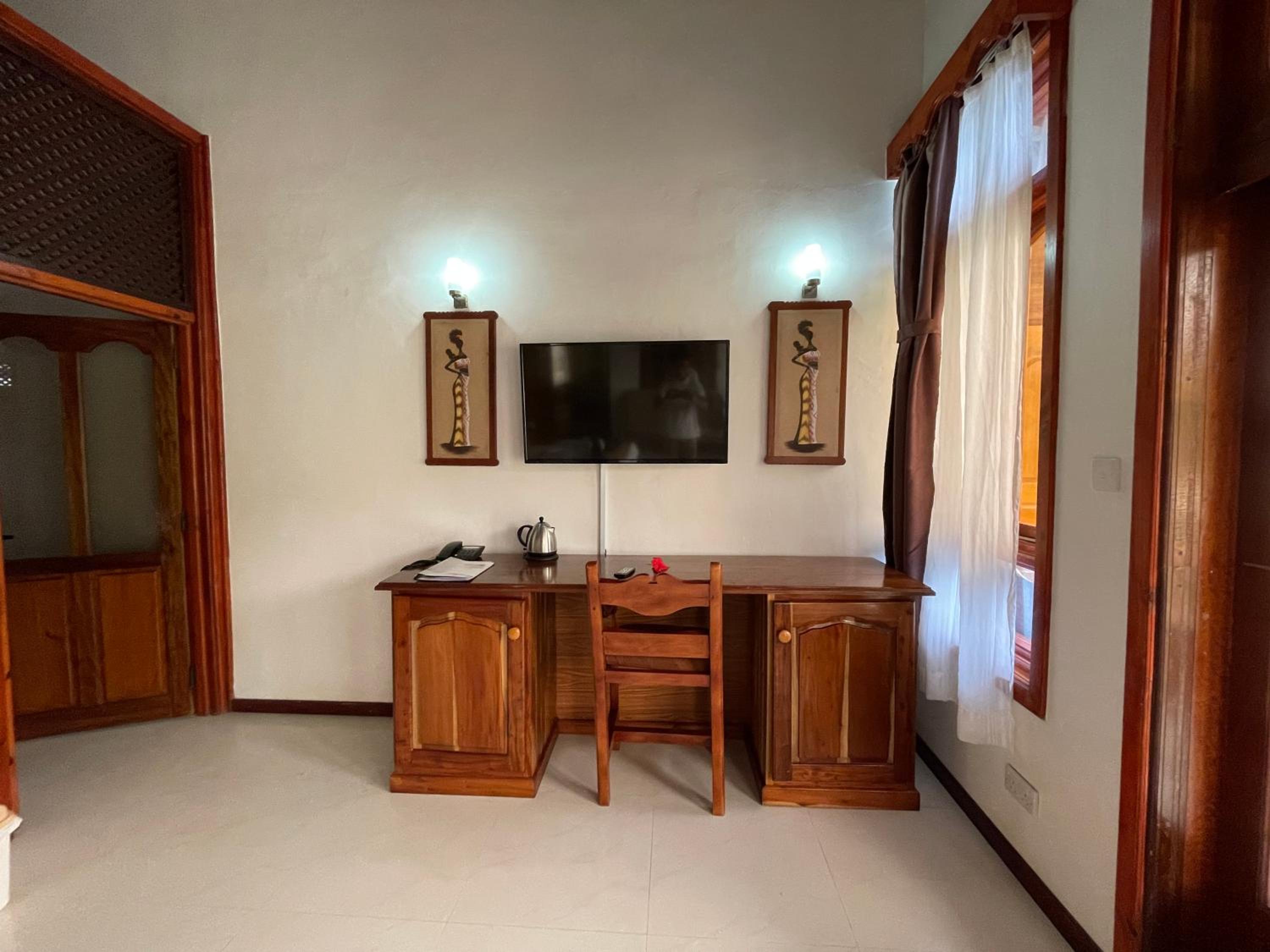 Junior Suite with Ocean View - Photo 20