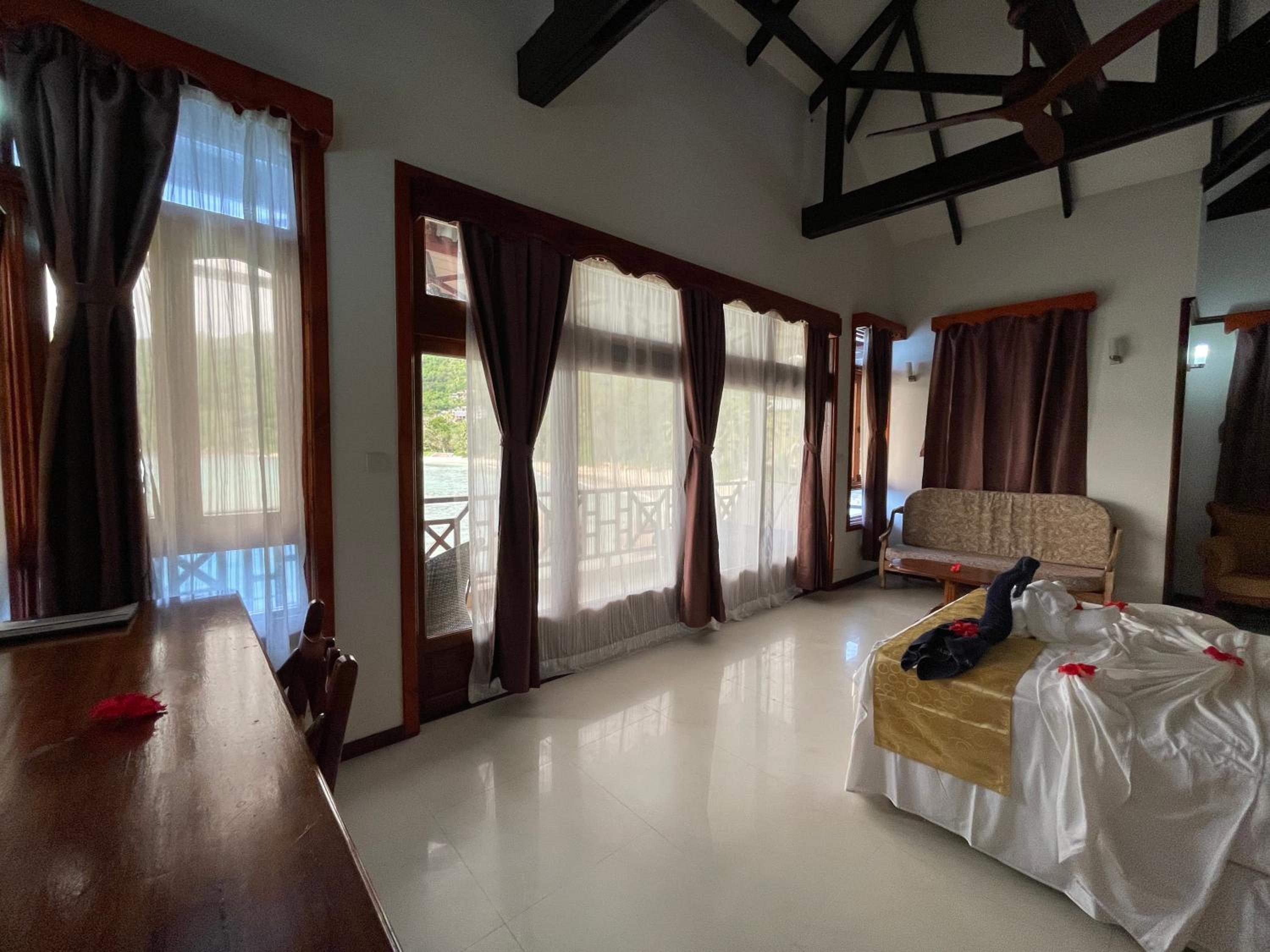 Junior Suite with Ocean View - Photo 23