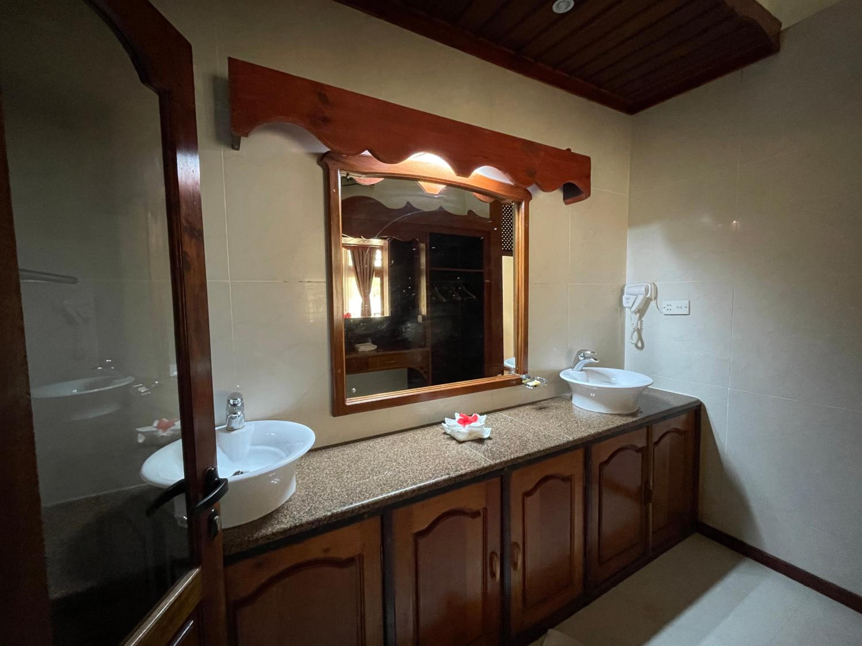 Junior Suite with Ocean View - Photo 24