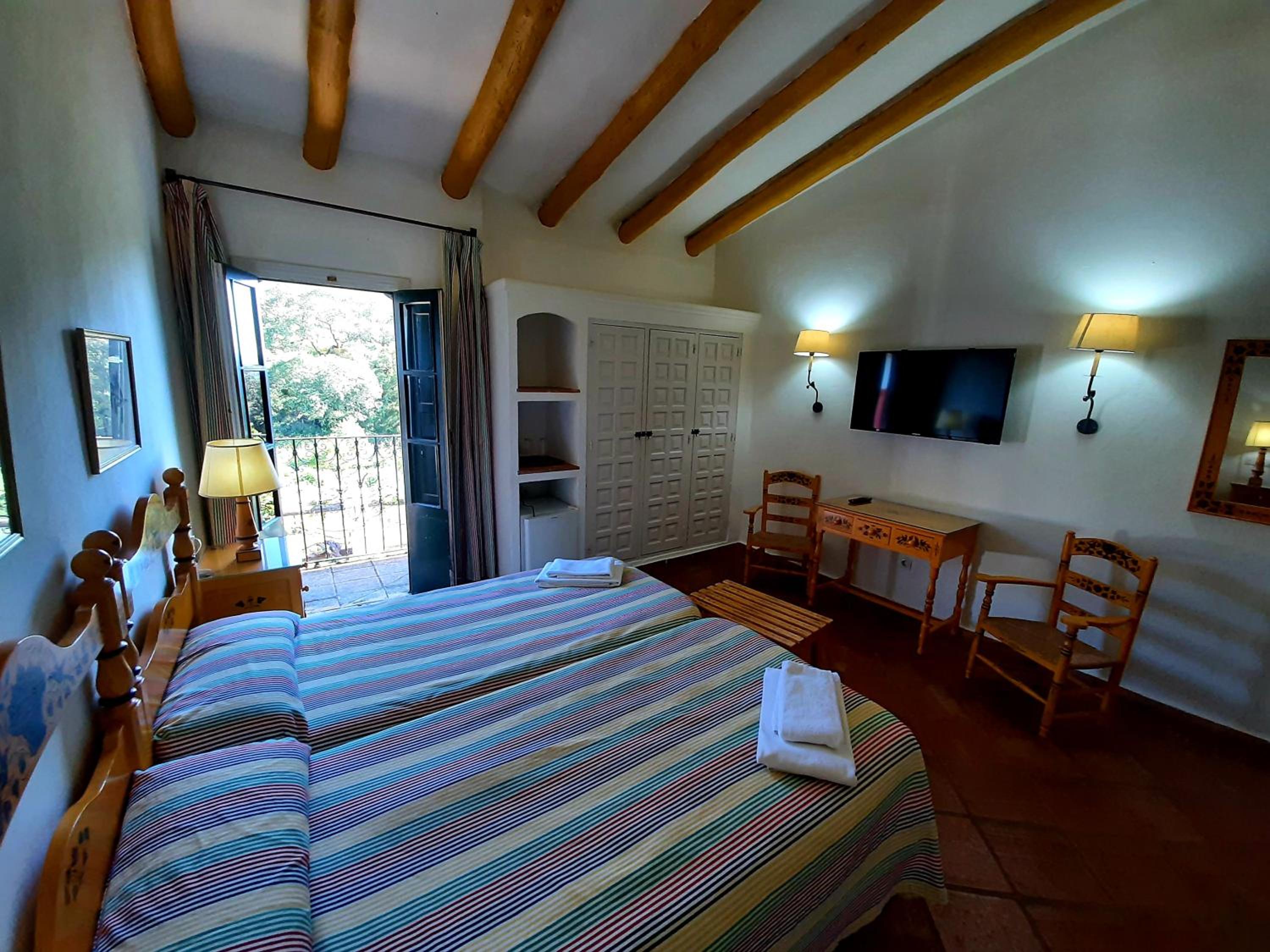 Double Room - Photo 5
