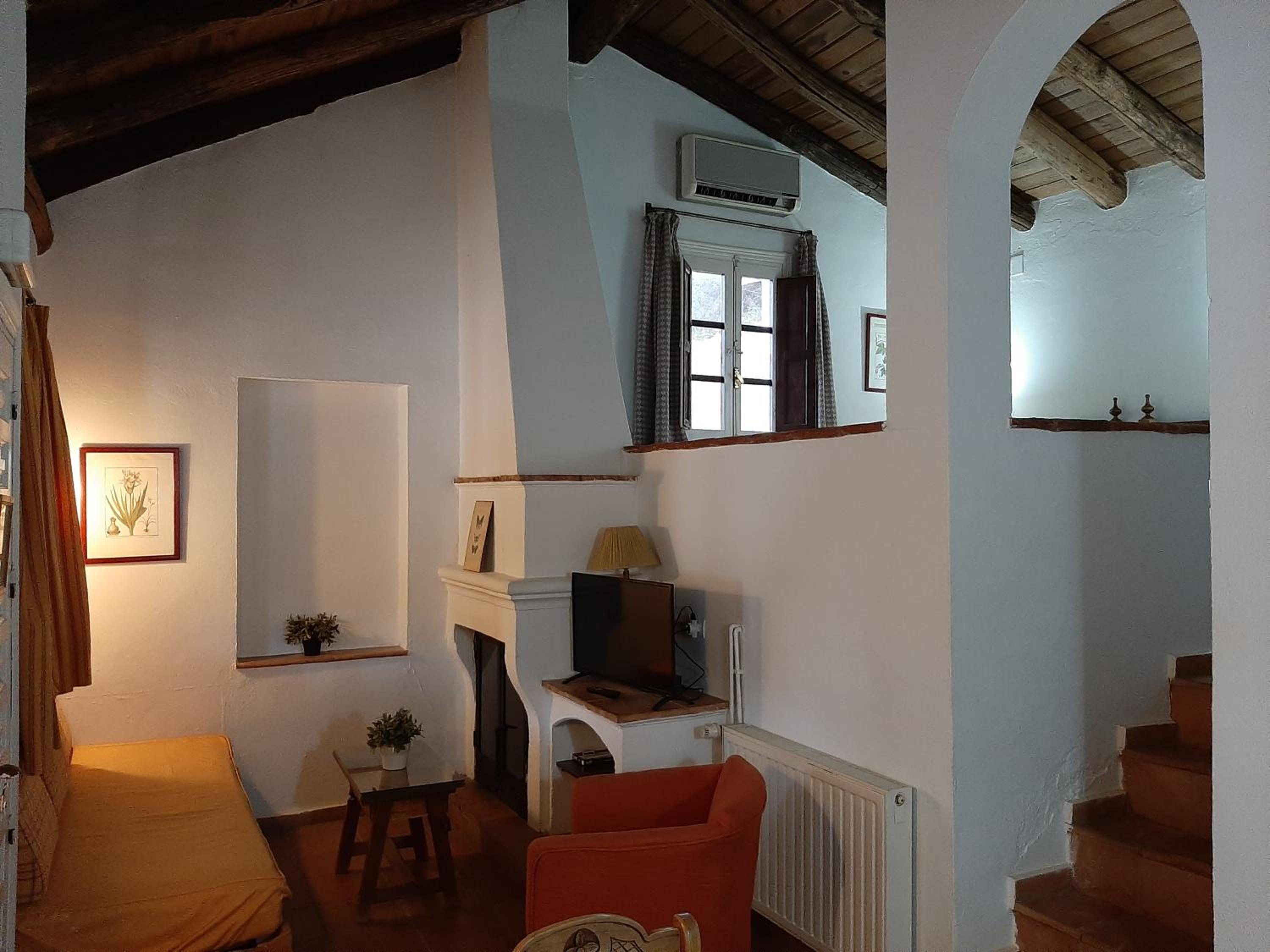 One-Bedroom House - Photo 21