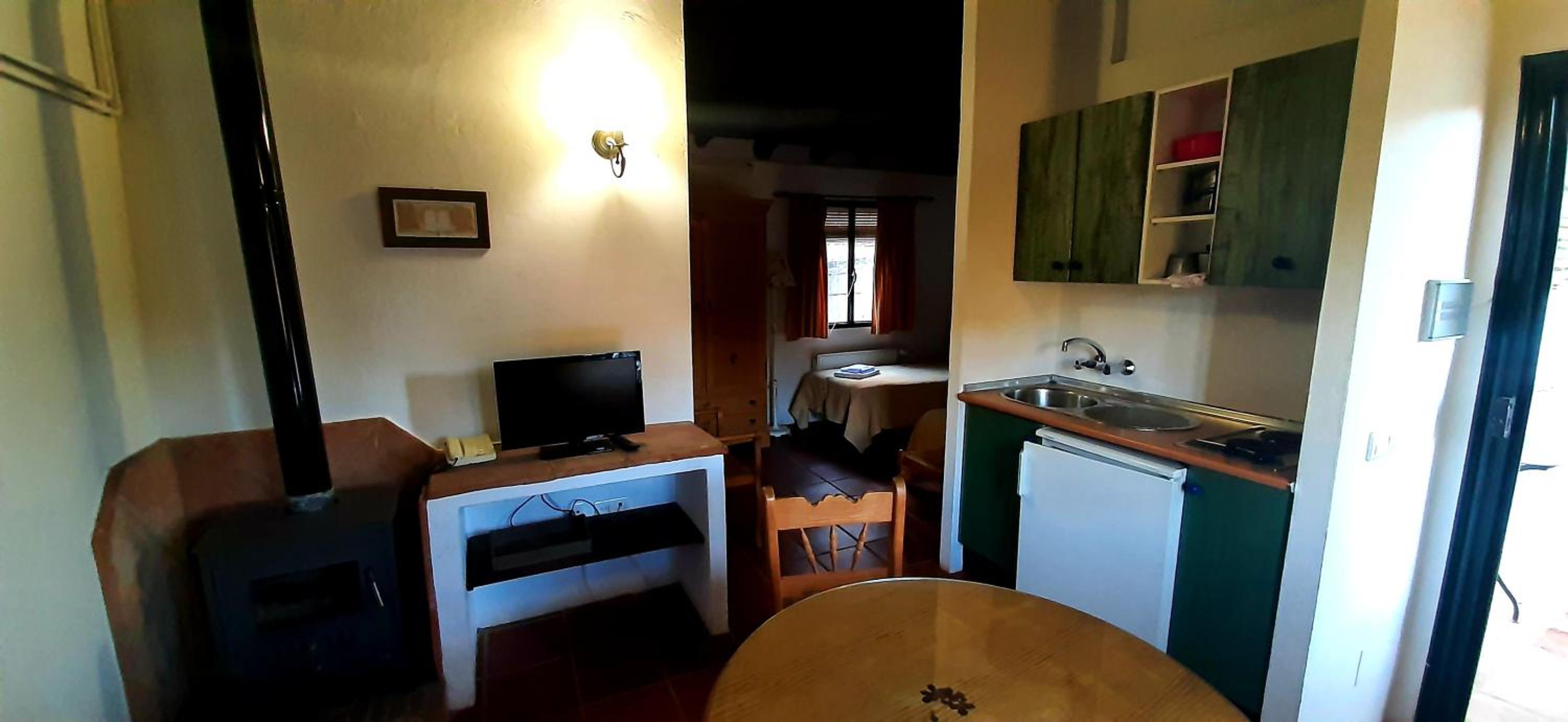 One-Bedroom House - Photo 18