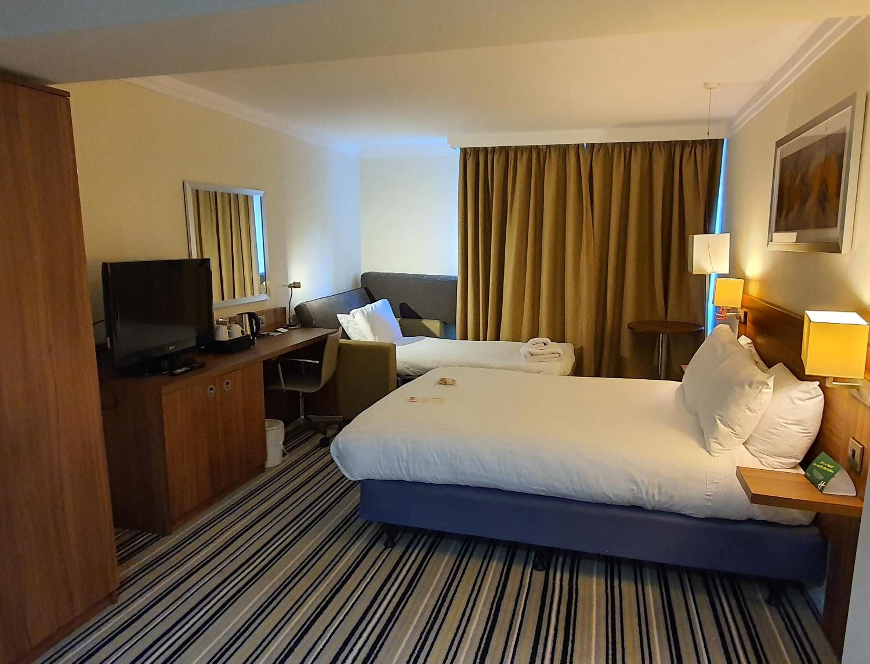 Standard Double Room - Disability Access - Photo 3