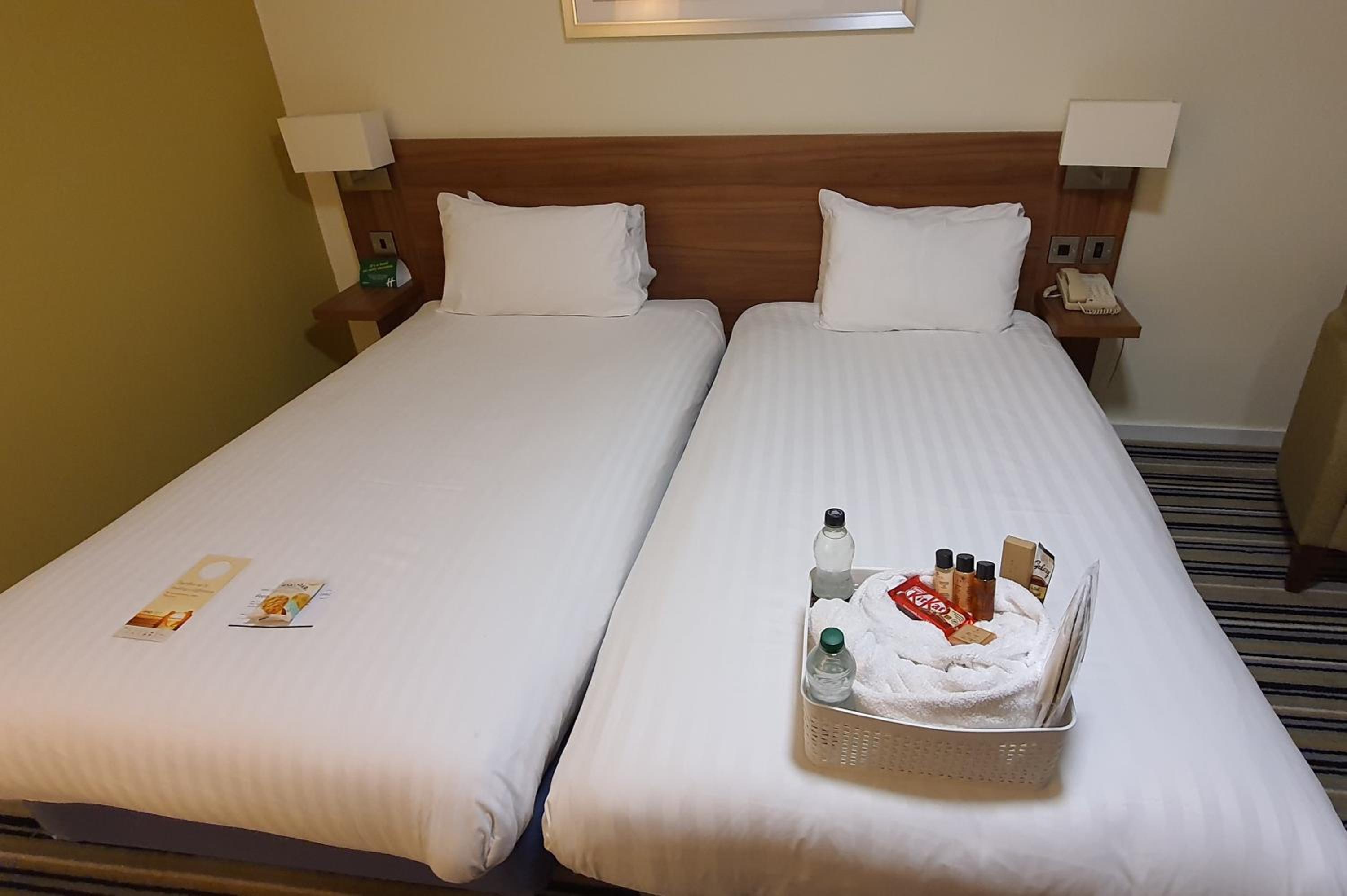 Premium Twin Room photo 3
