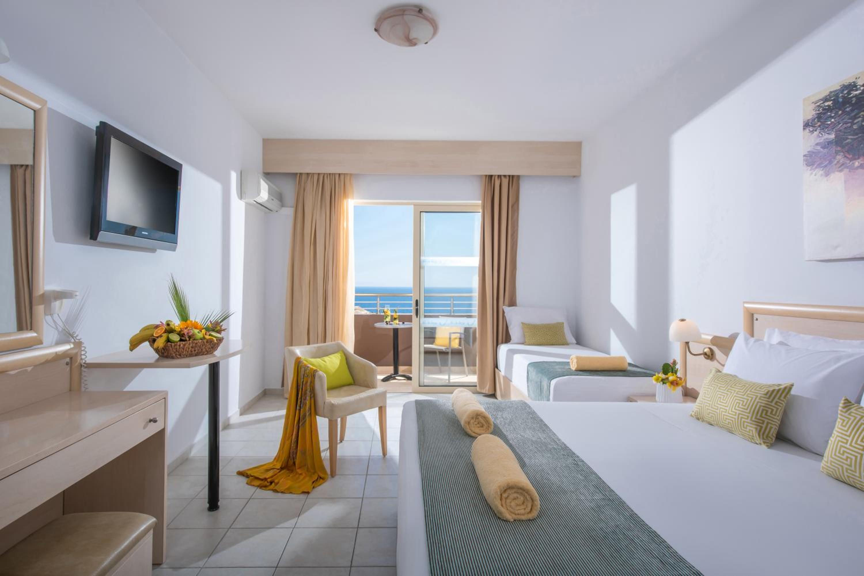 Executive Double Room with Sea View - Photo 1