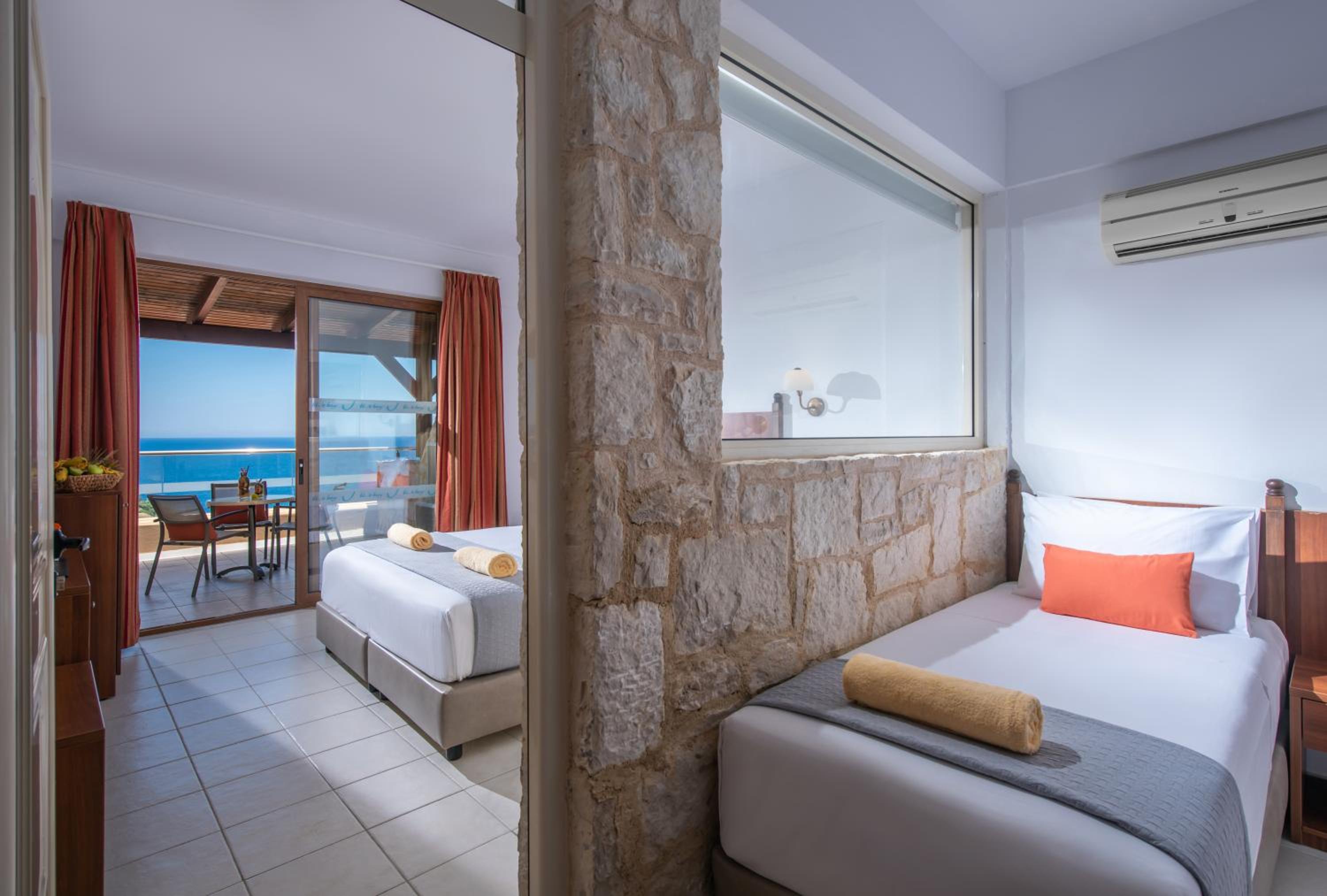 Two-Bedroom Family Room with Sea View - Photo 3