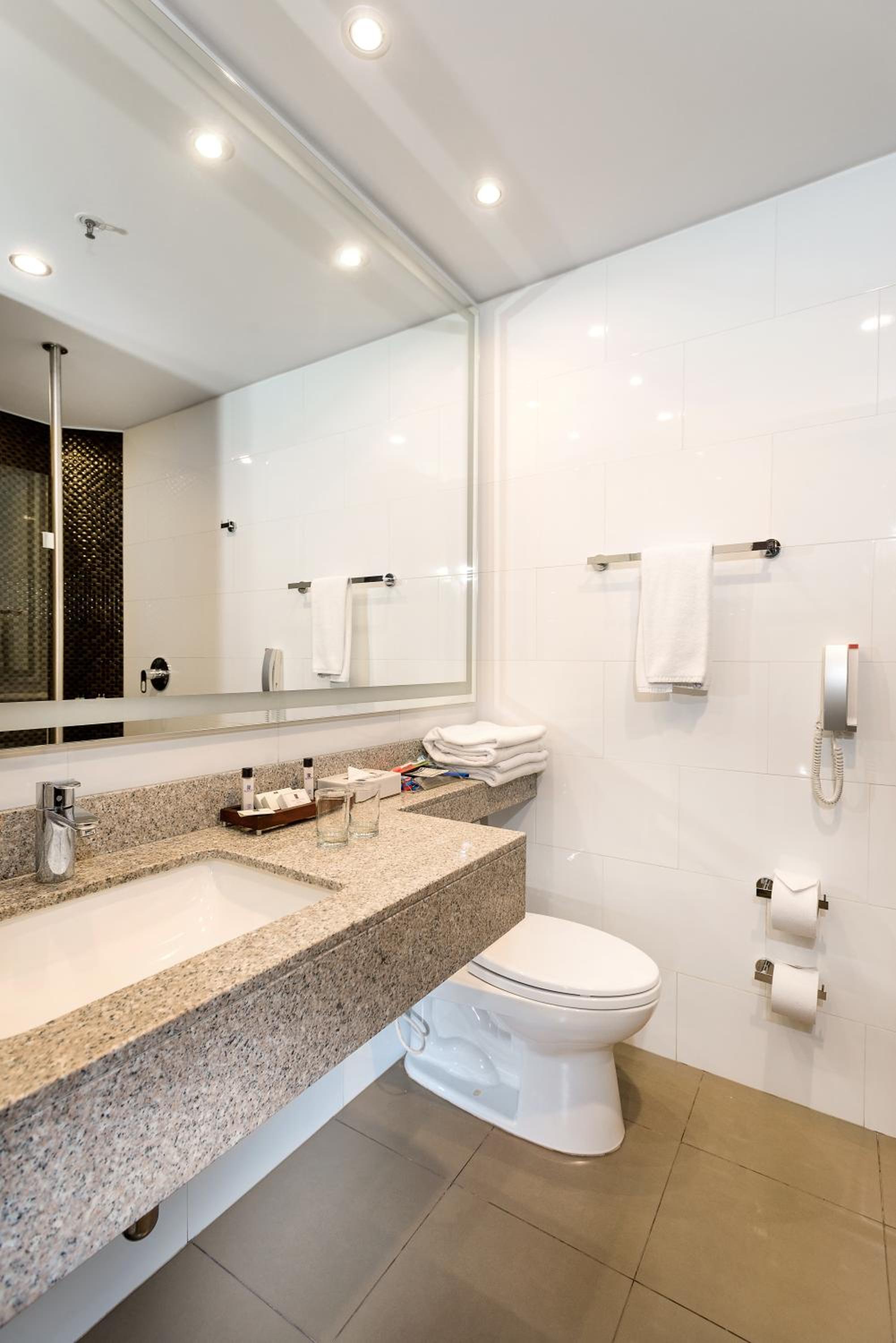 Executive Double Room VIP Floor - Photo 3