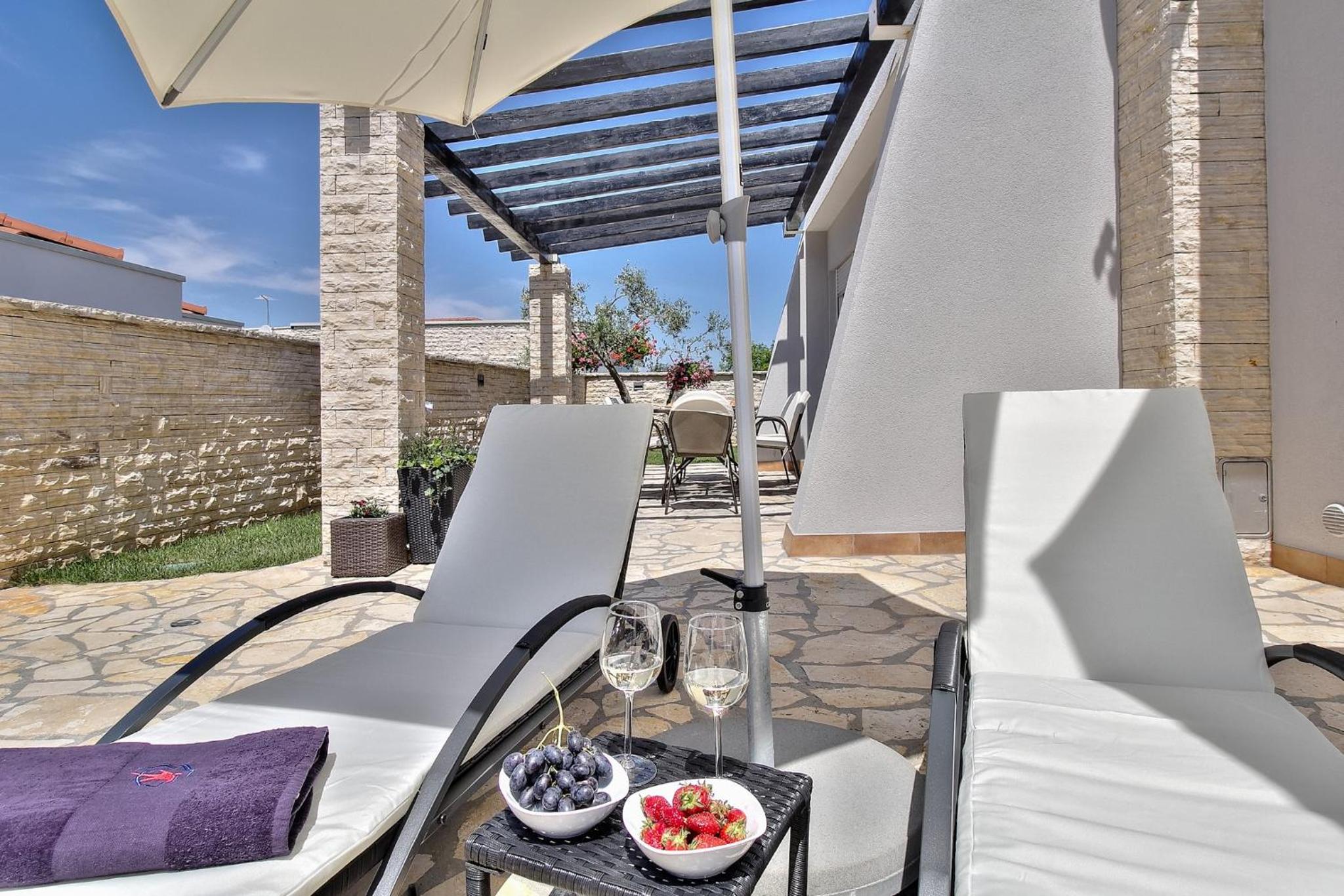 Villa with Private Pool photo 3