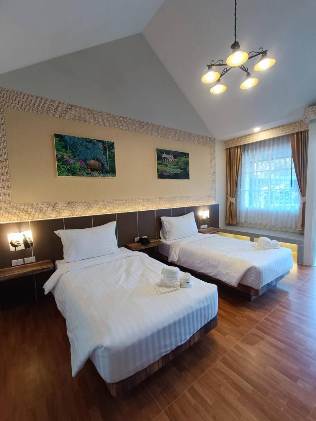 Twin Room with Pool View - Photo 2
