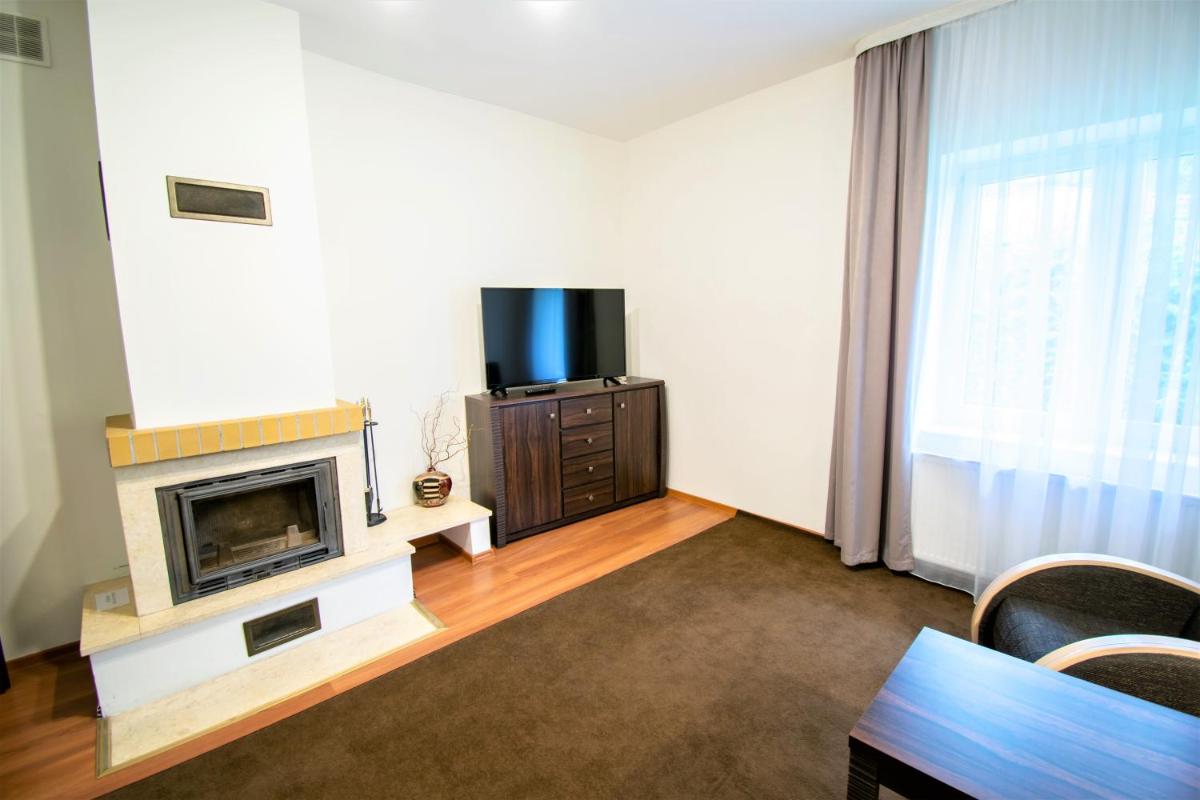 One-Bedroom Villa - Photo 3