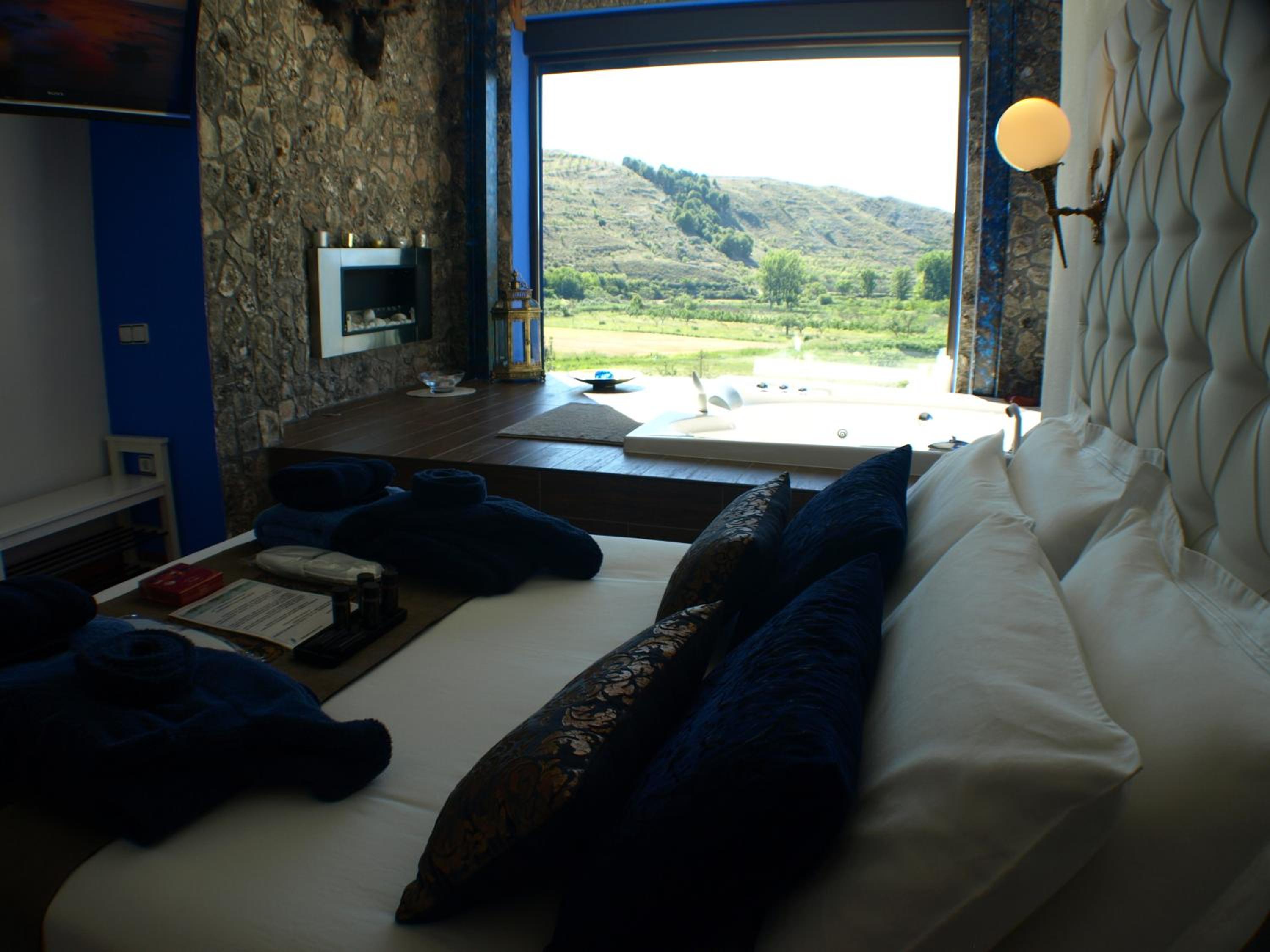 Two-Bedroom House (2-6 Adults) - Photo 201