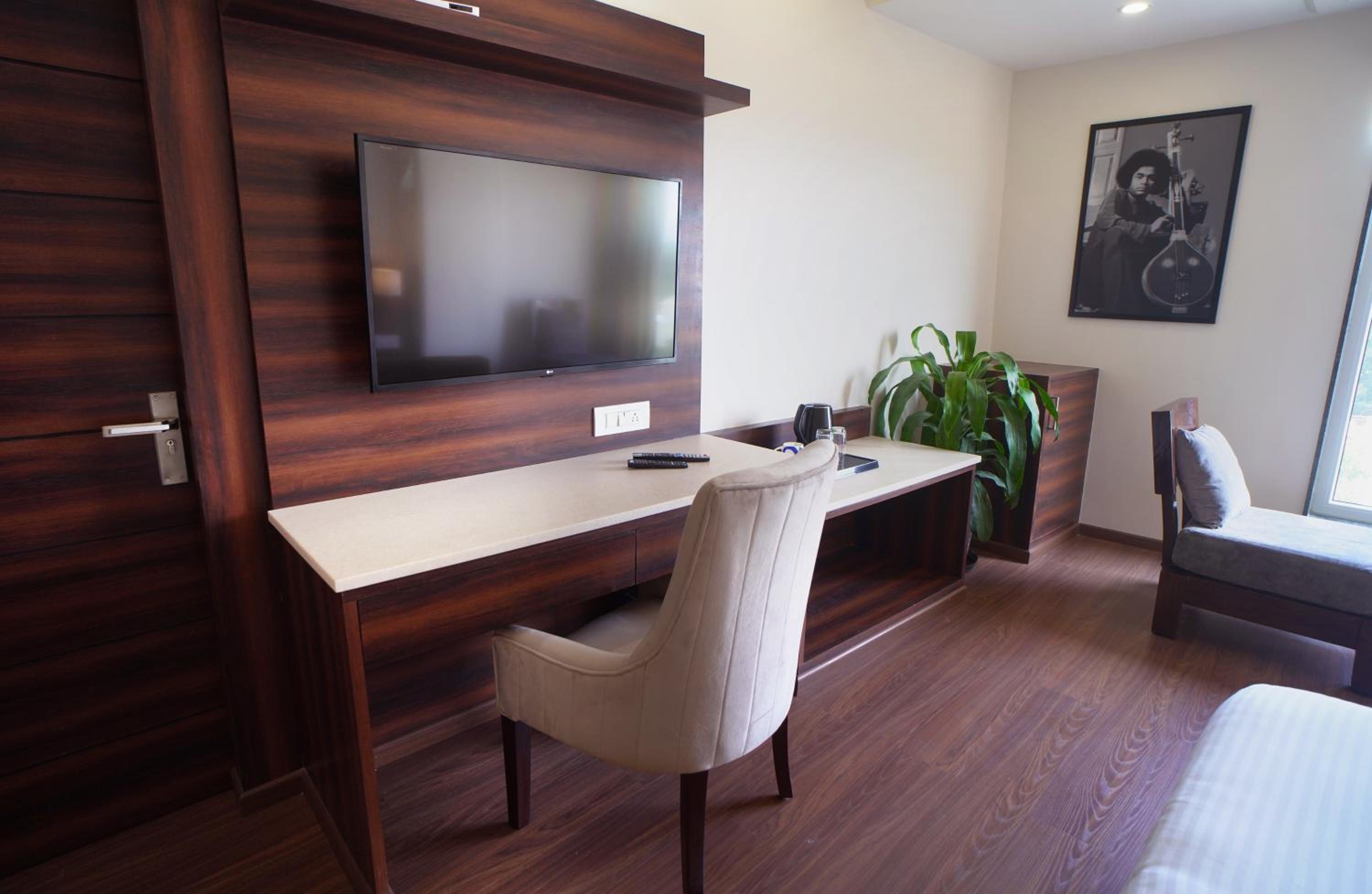 Three-Bedroom Apartment photo 1