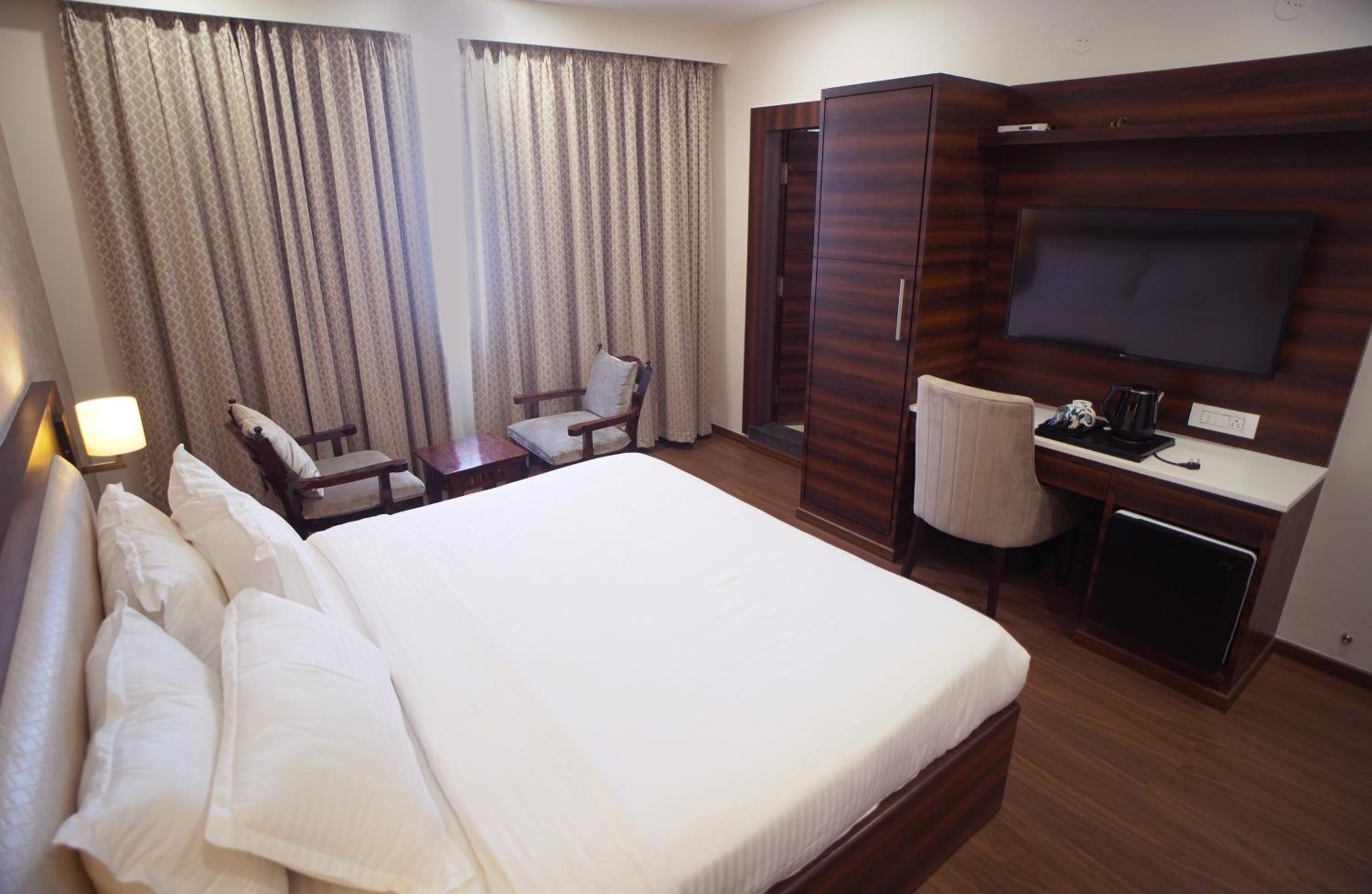 Deluxe Double Room photo 2
