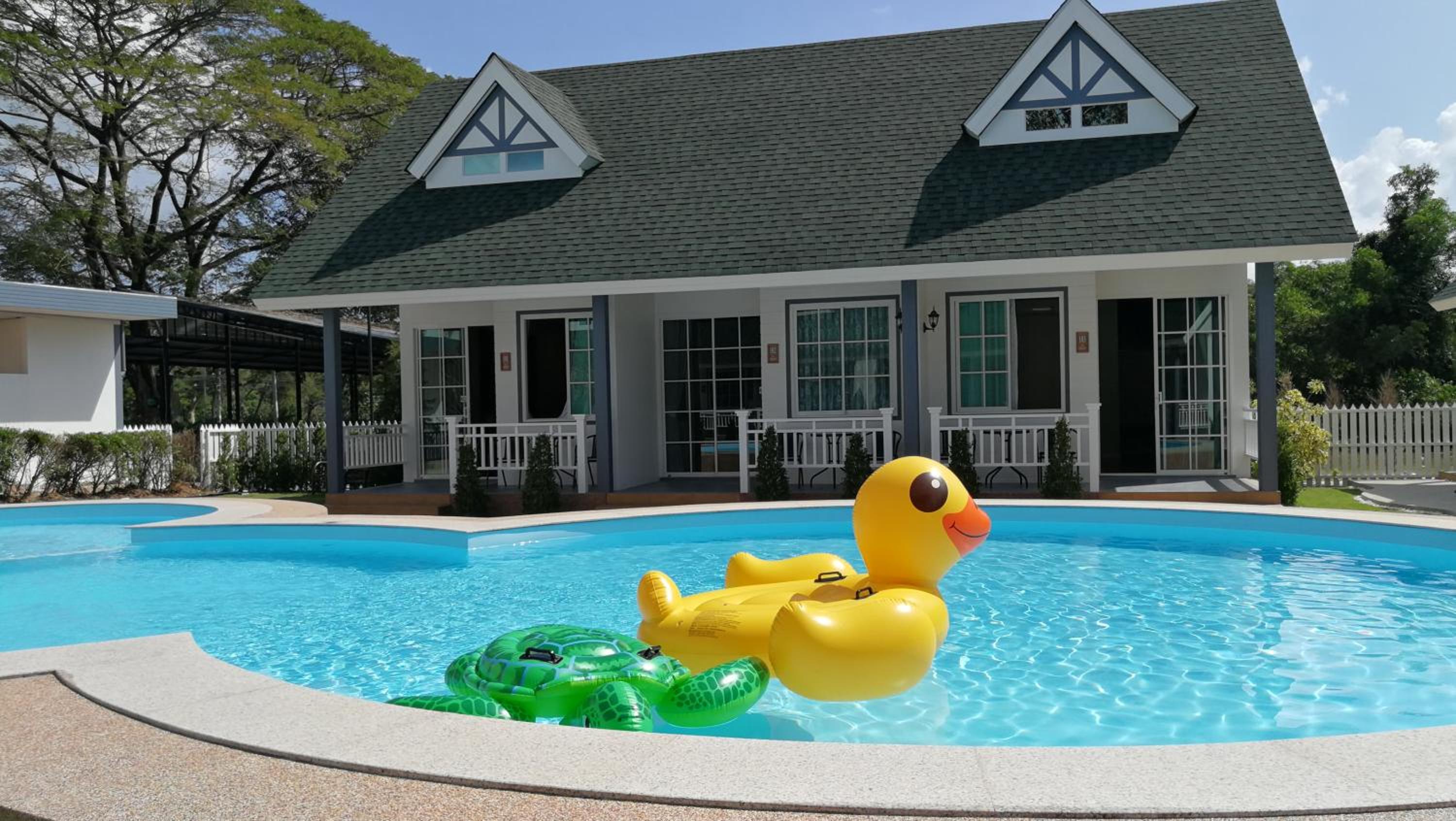 Double Room with Pool View - Photo 3