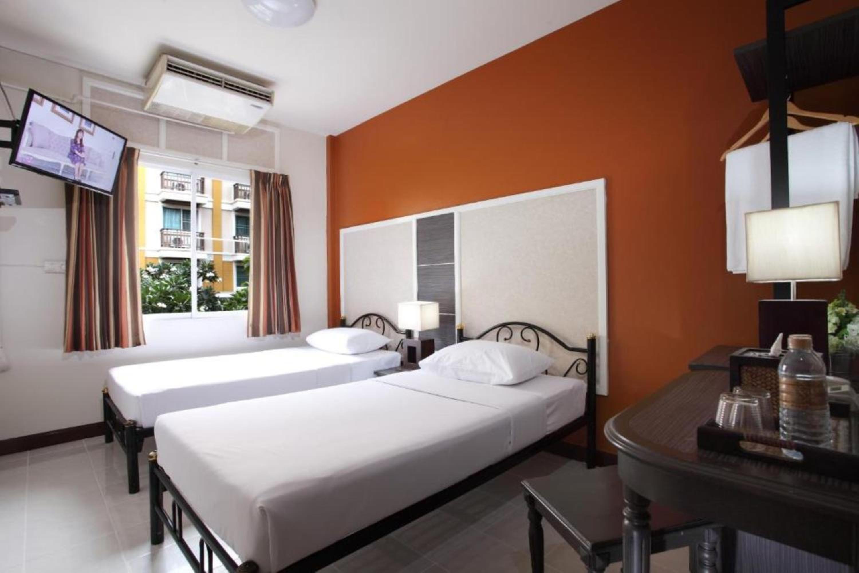 Deluxe Twin Room photo 1