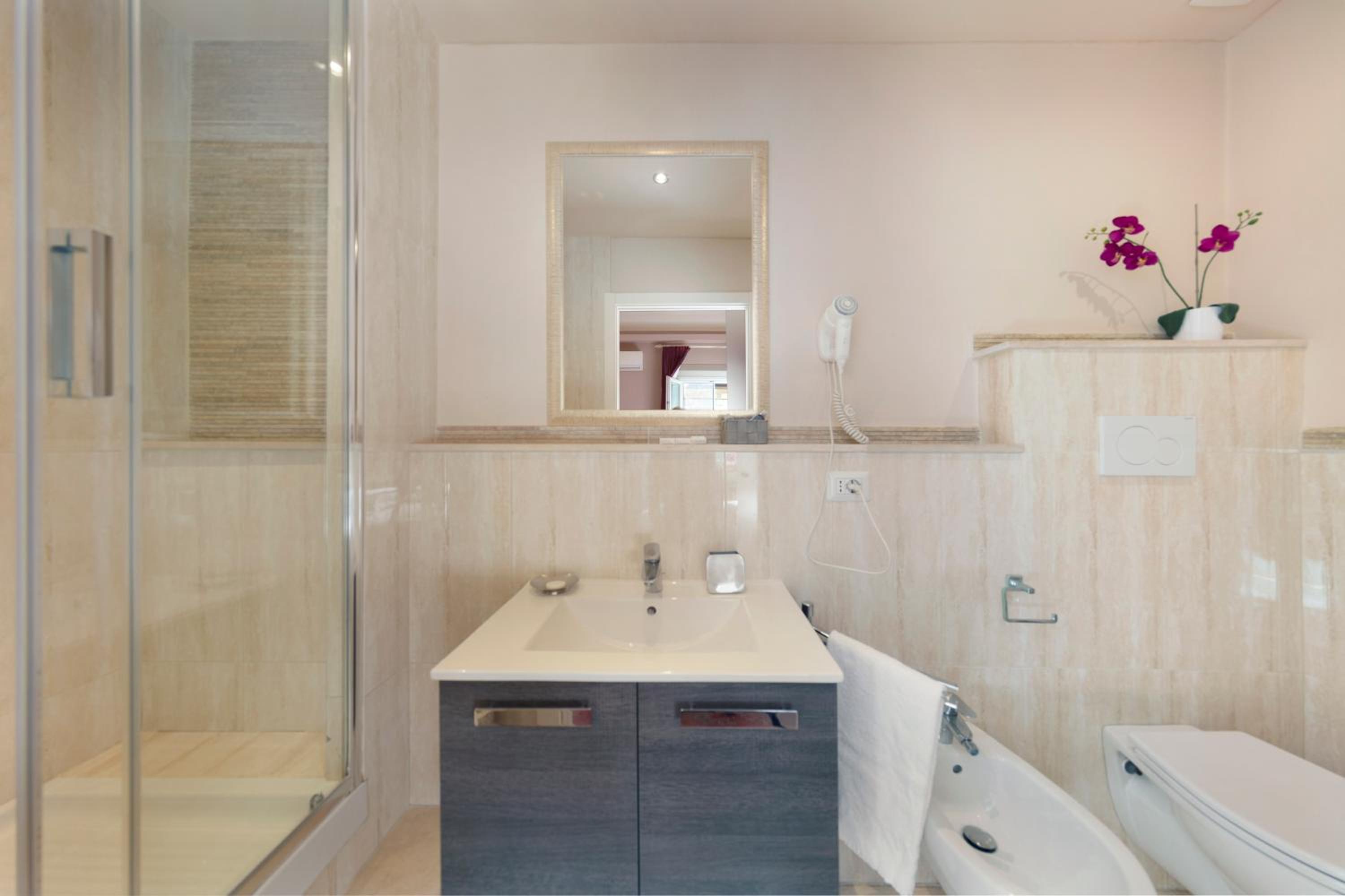 Standard Double Room with Private External Bathroom photo 3
