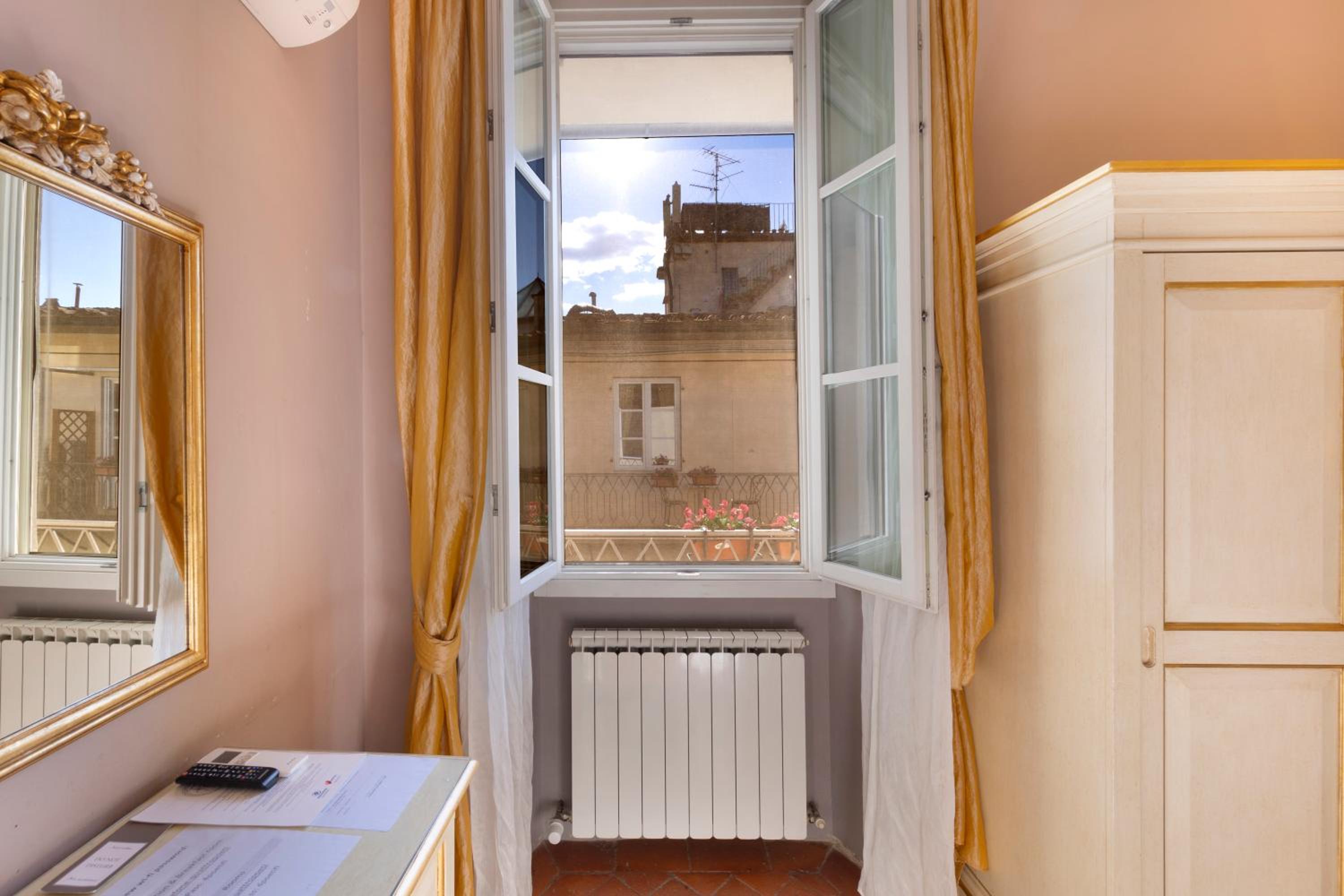 Superior Double or Twin Room with Balcony photo 2