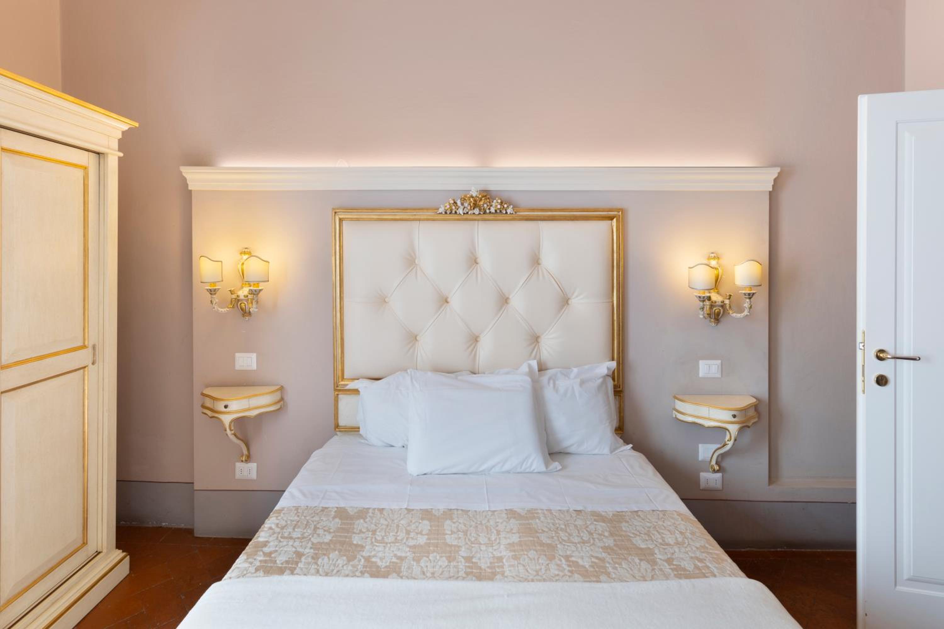 Superior Double or Twin Room with Balcony photo 3