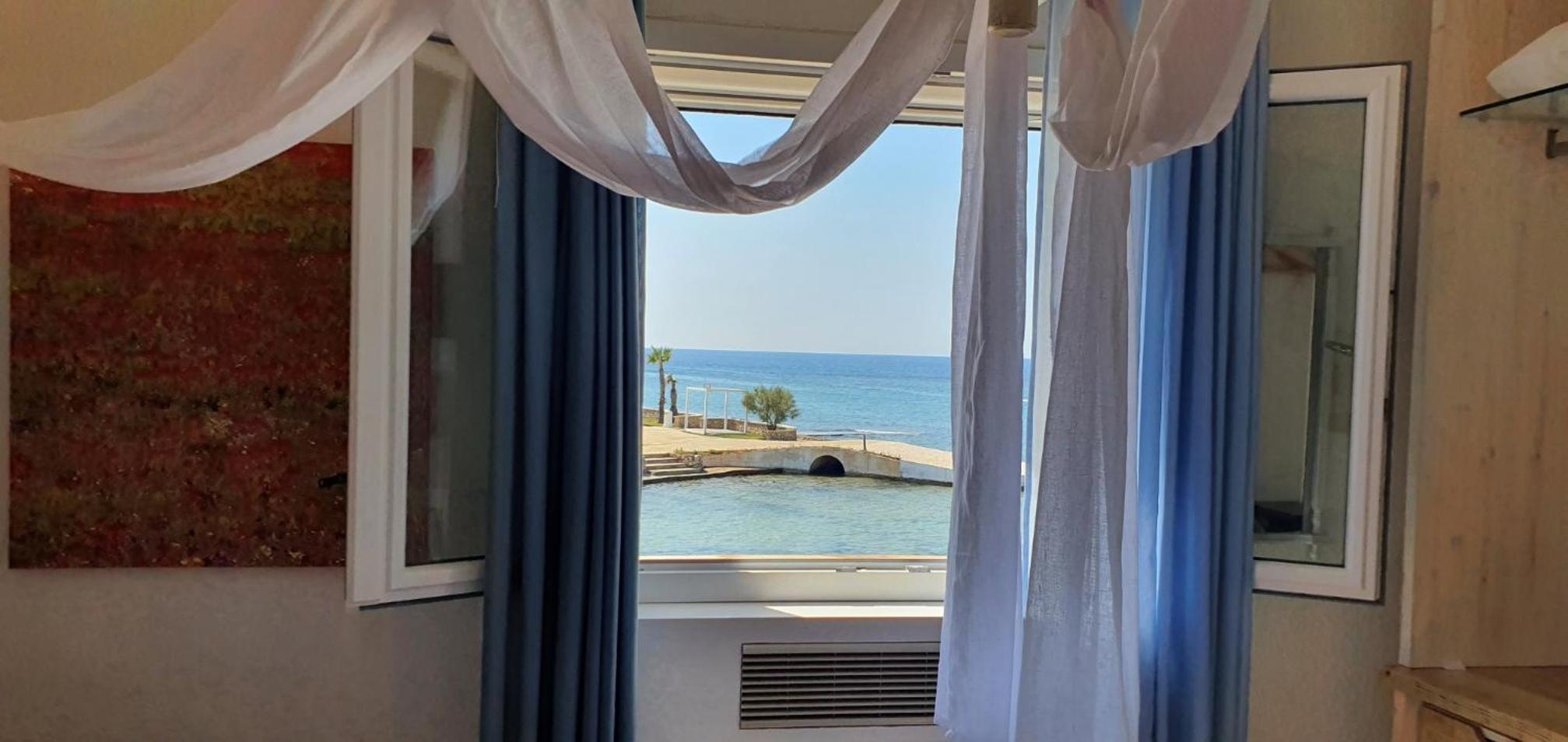 Double Room with Sea View - Photo 3