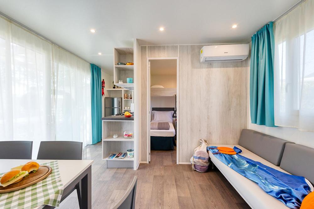 King Suite with Spa Bath photo 1