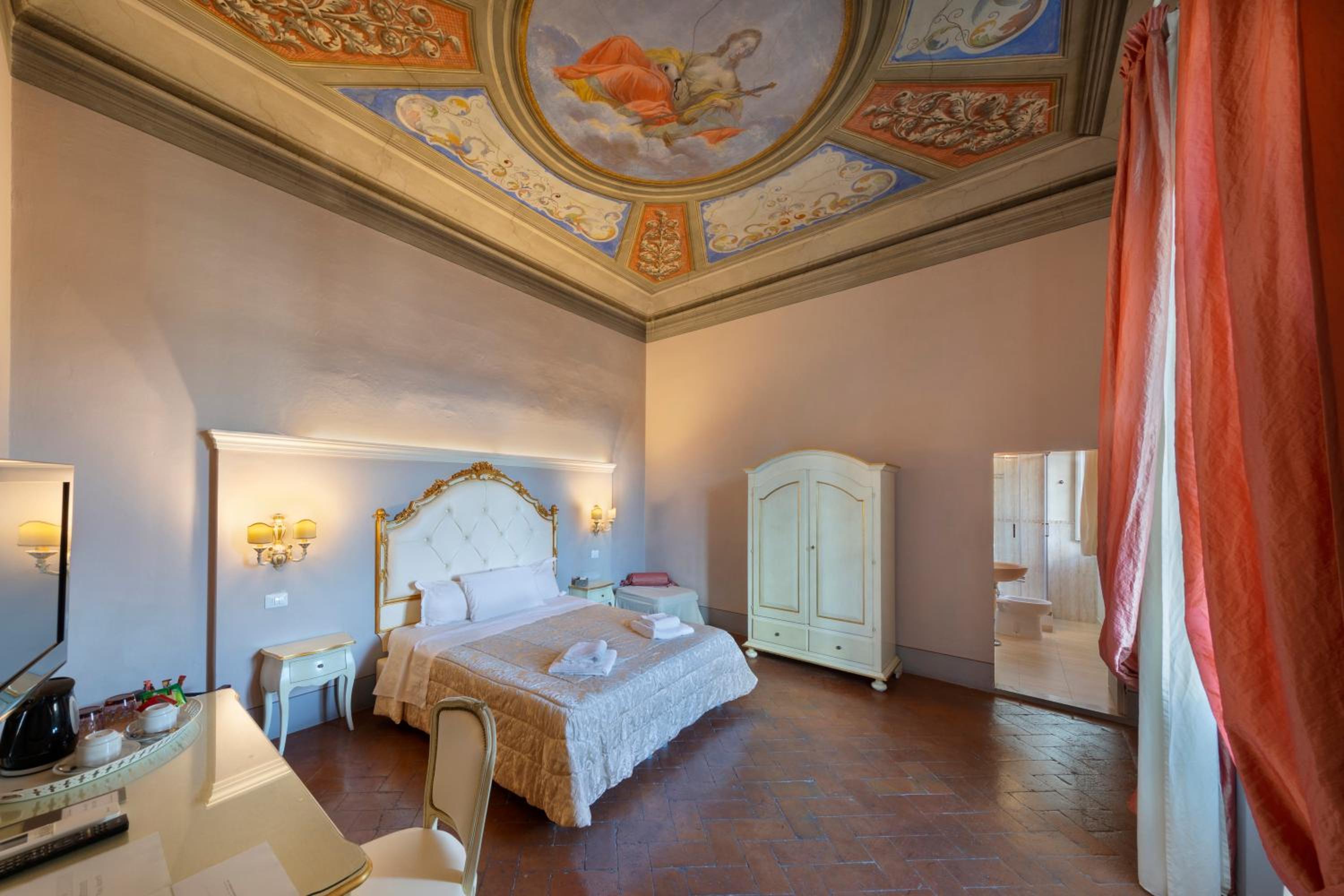 Deluxe Double or Twin Room photo 1