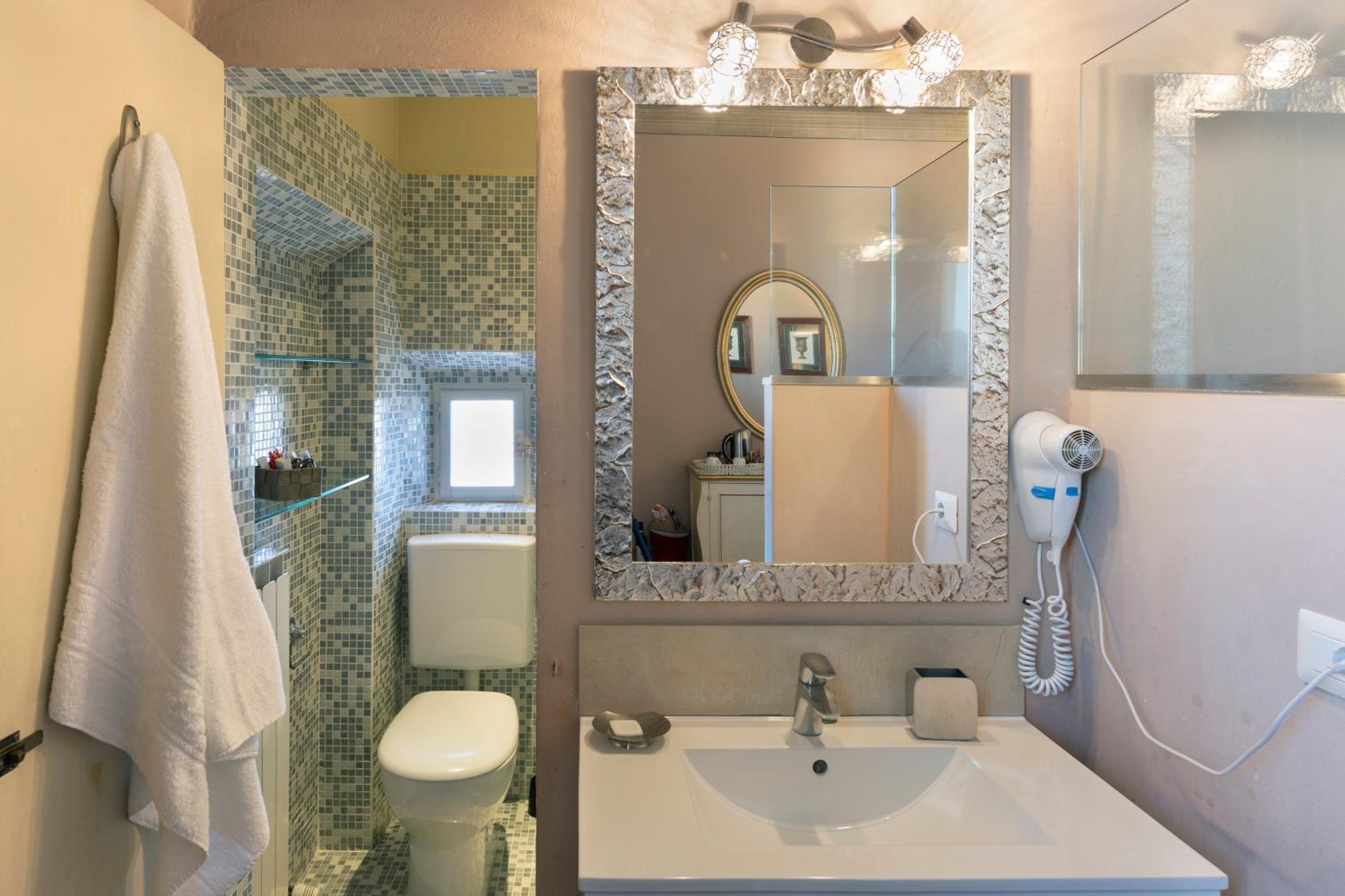 Standard Double or Twin Room photo 3