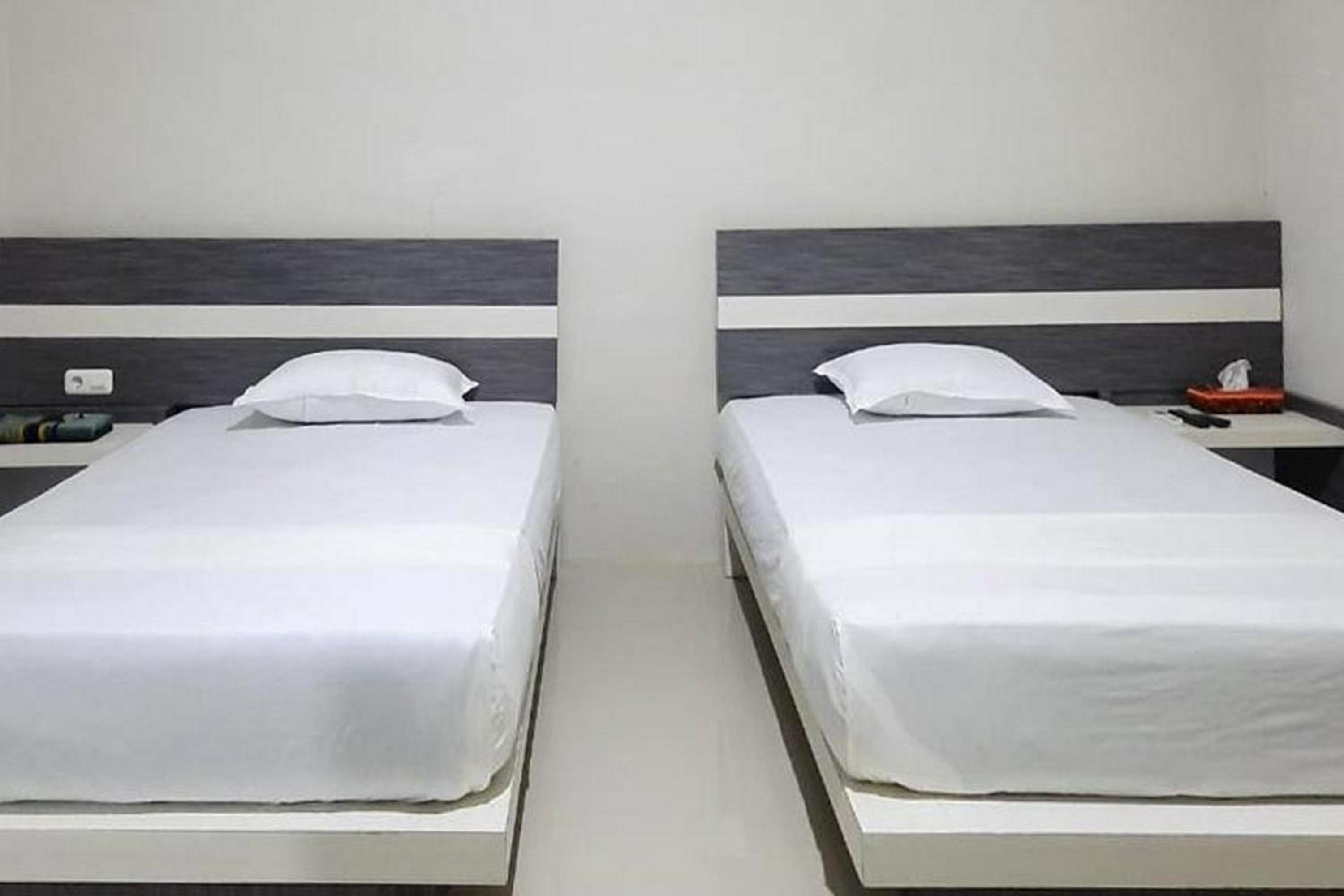 Economy Twin Room photo 1