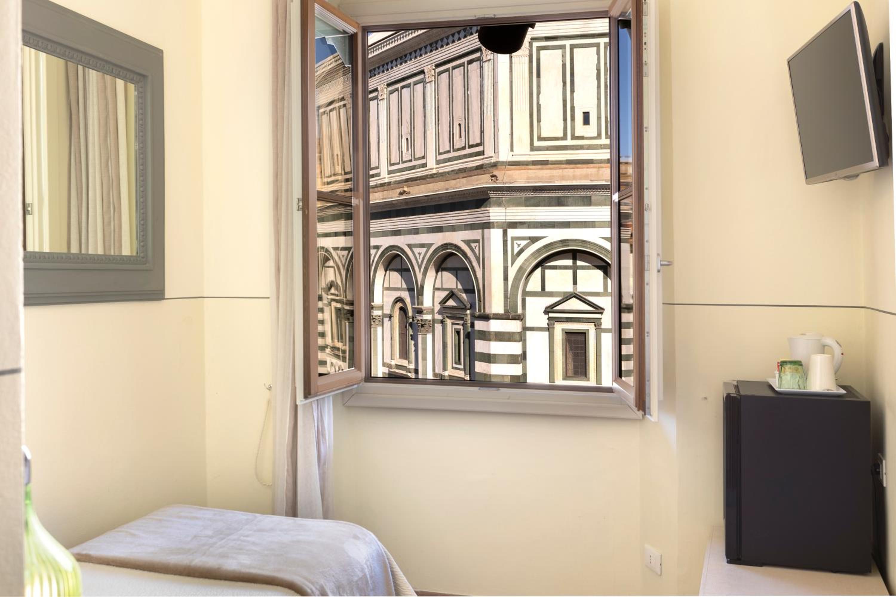 Single Room with Duomo View