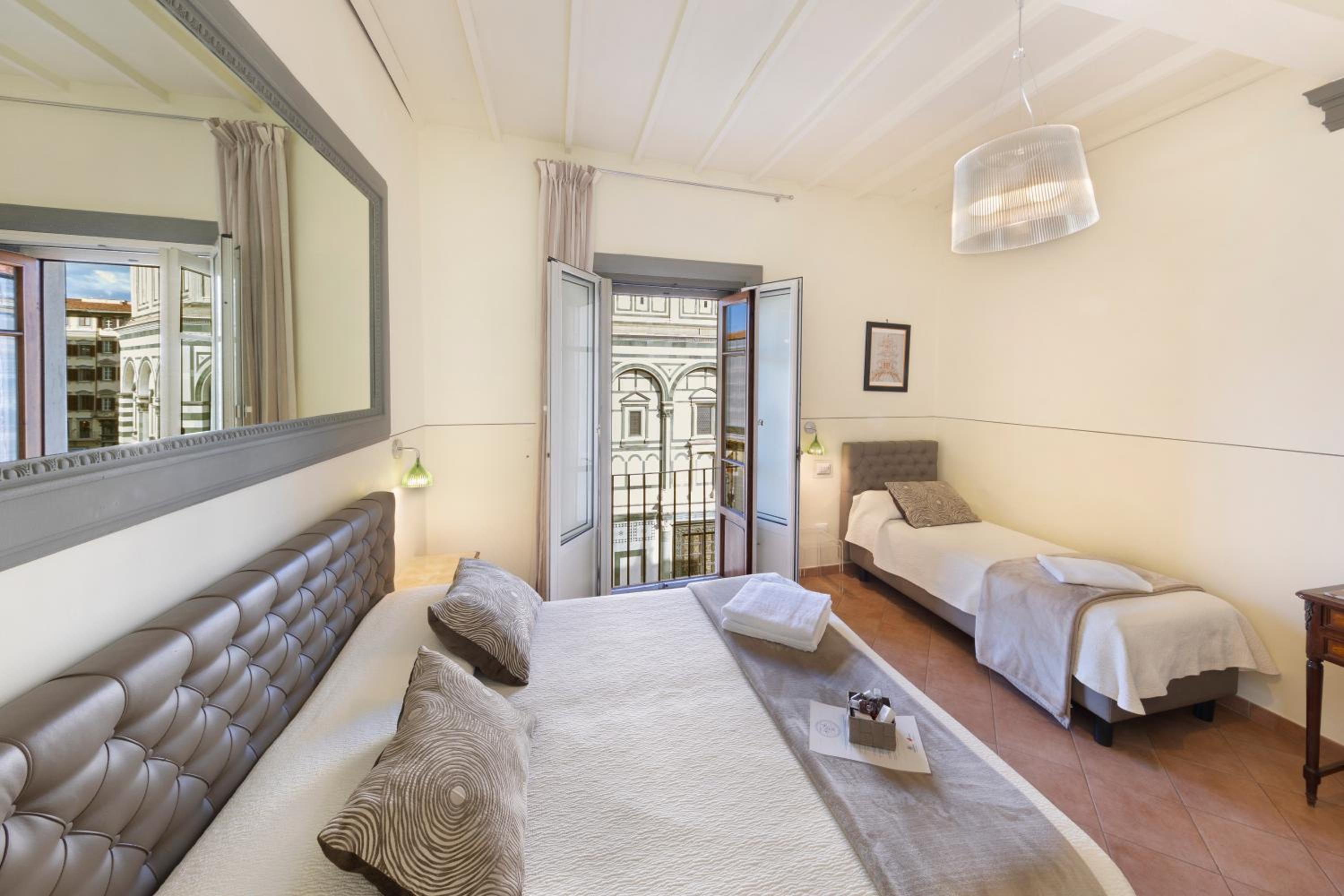 Triple Room with Duomo View