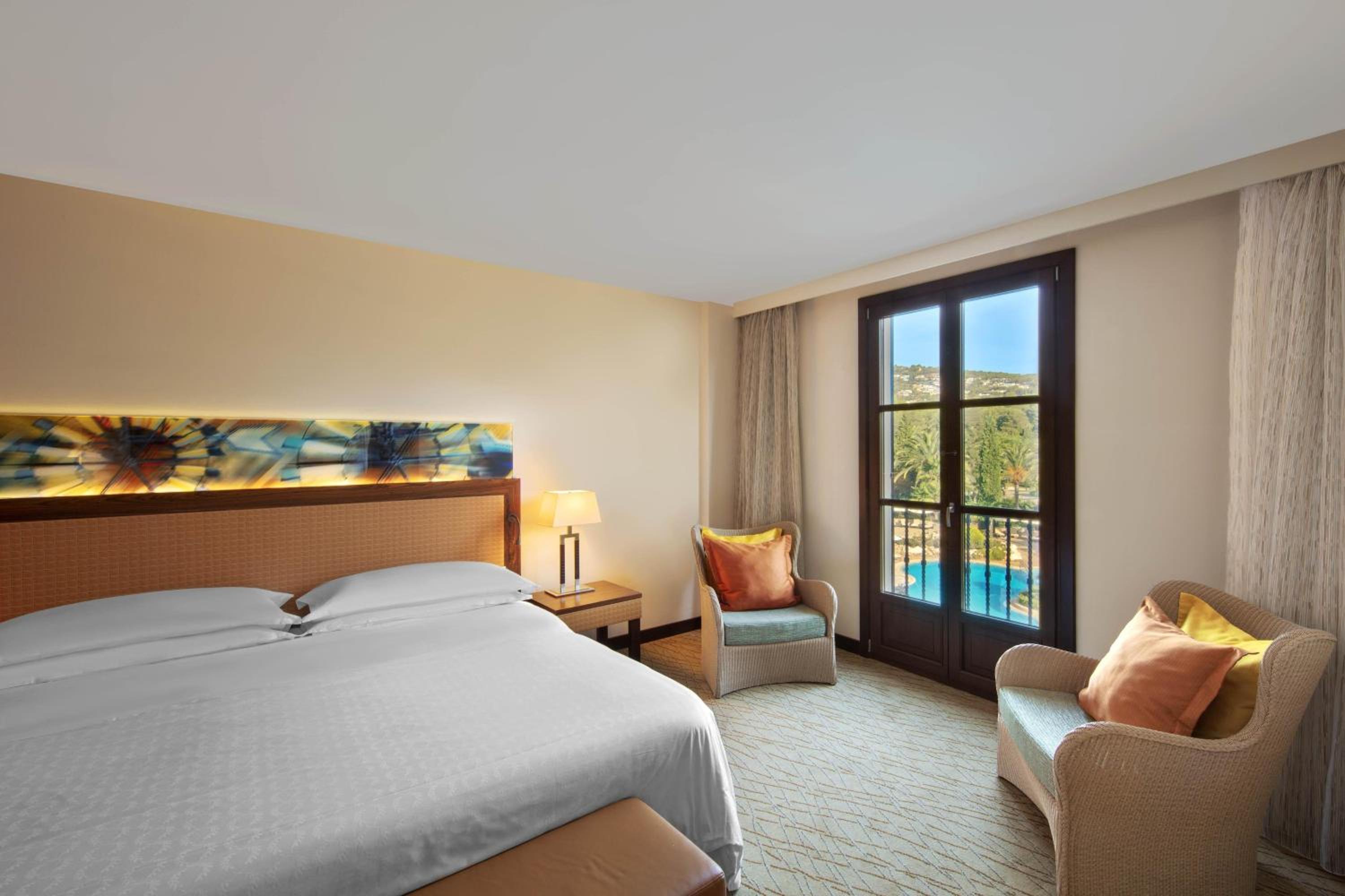 Junior Suite with Balcony