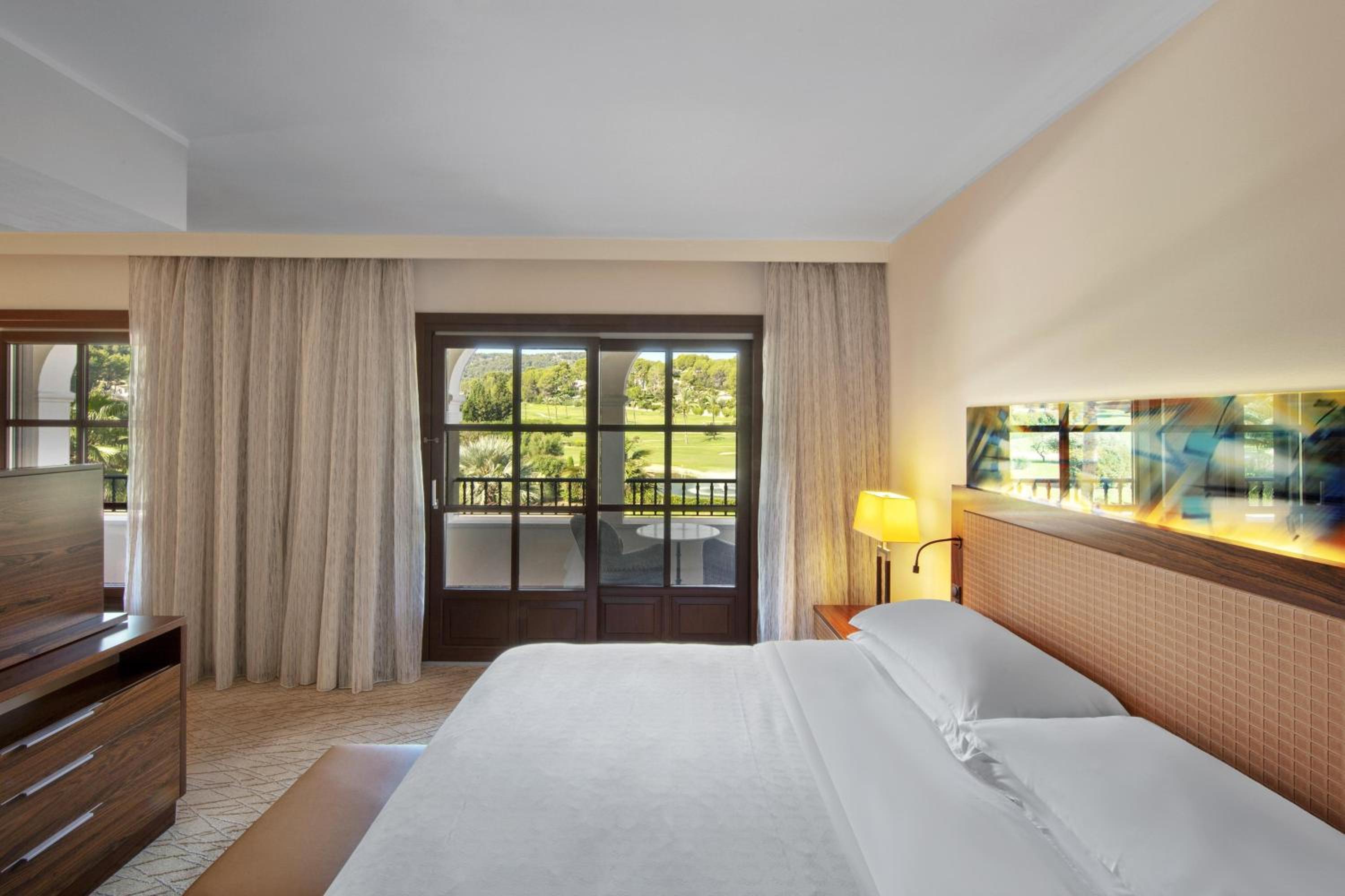 Junior Suite with Balcony