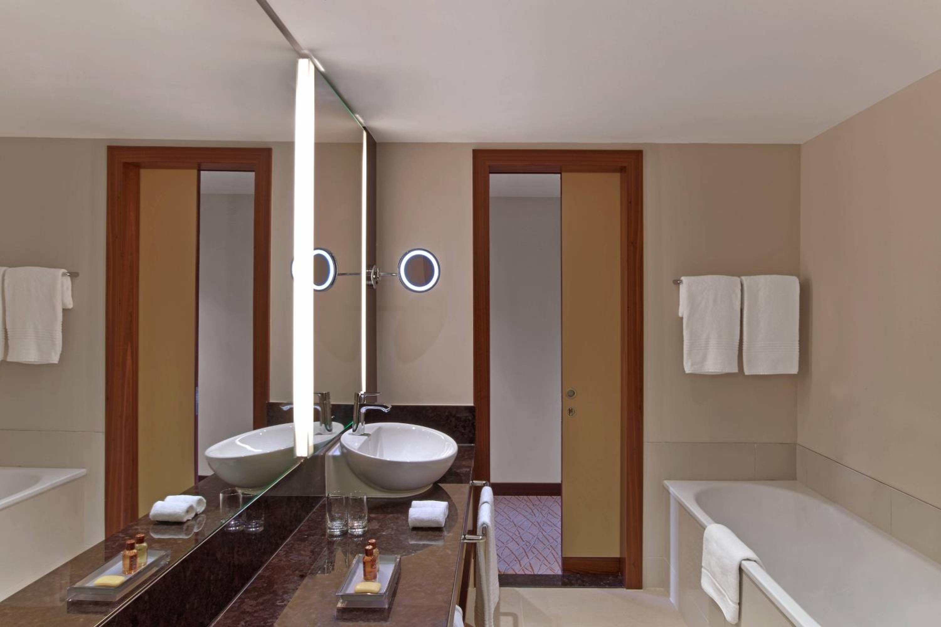 Junior Suite with Resort View
